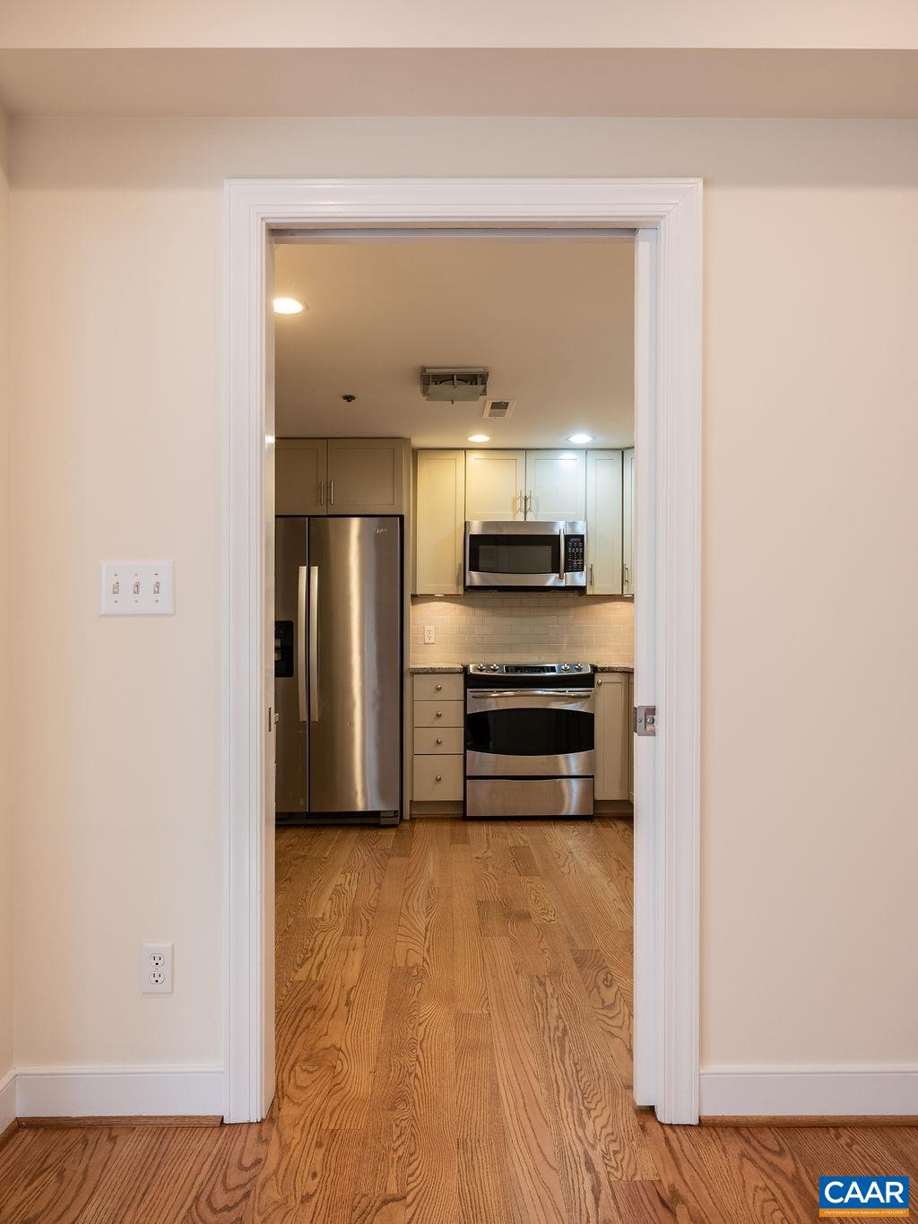 205 E JEFFERSON ST Unit: 3