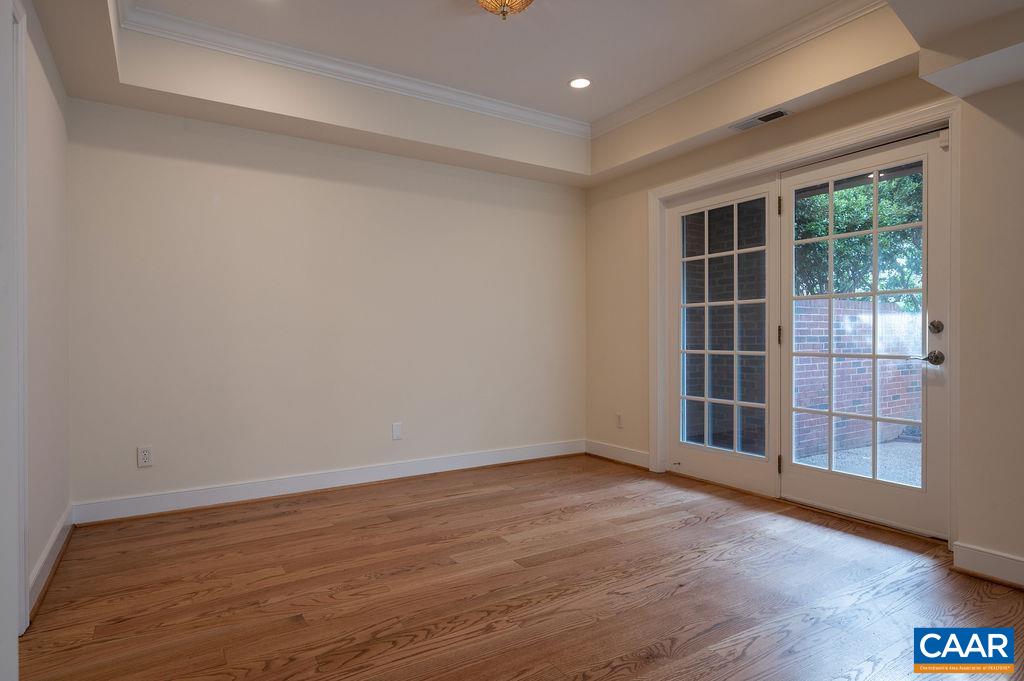 205 E JEFFERSON ST Unit: 3