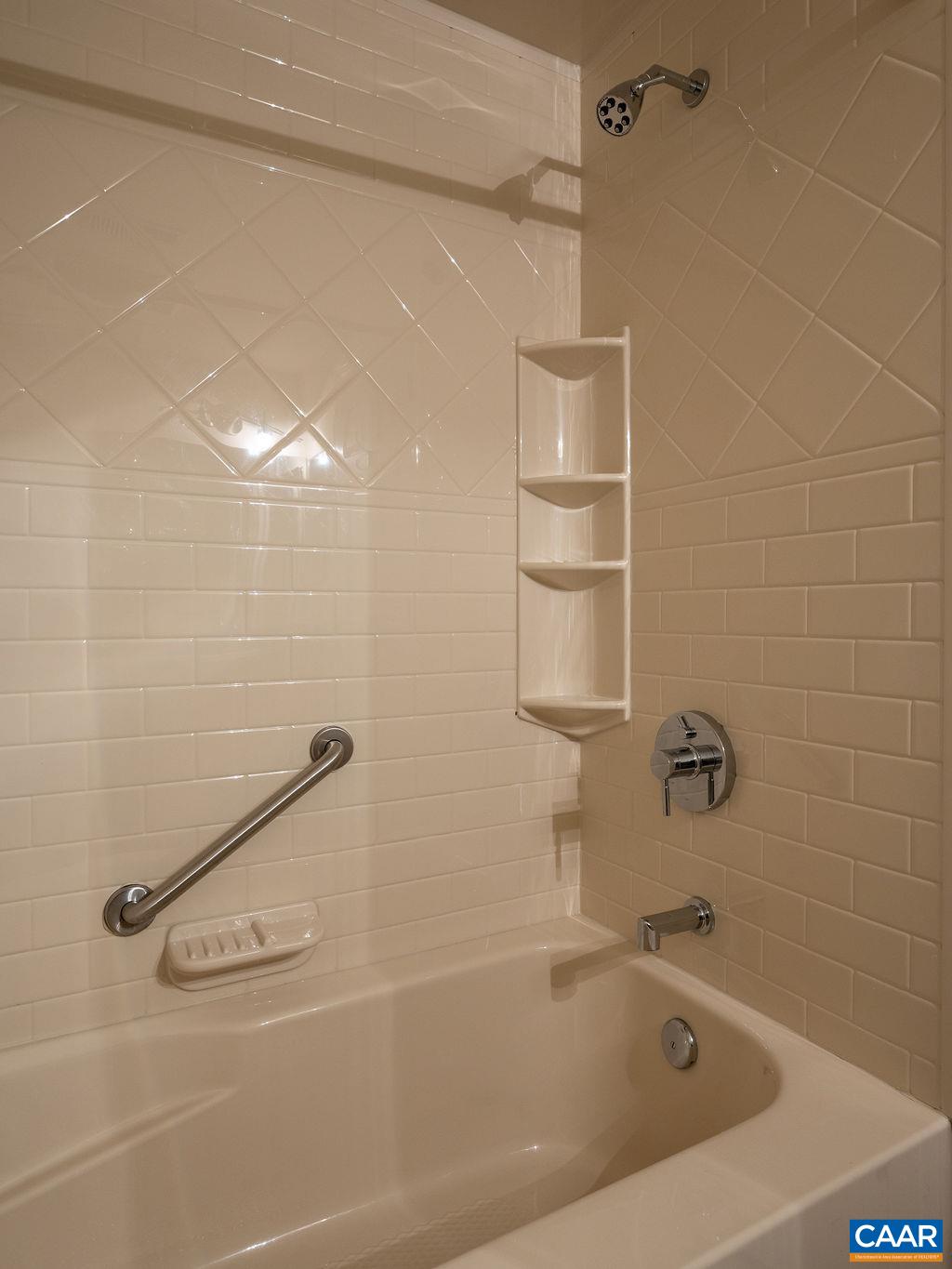 205 E JEFFERSON ST Unit: 3