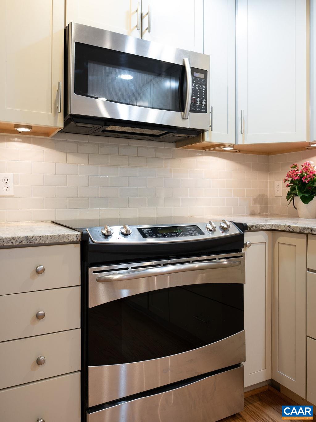 205 E JEFFERSON ST Unit: 3