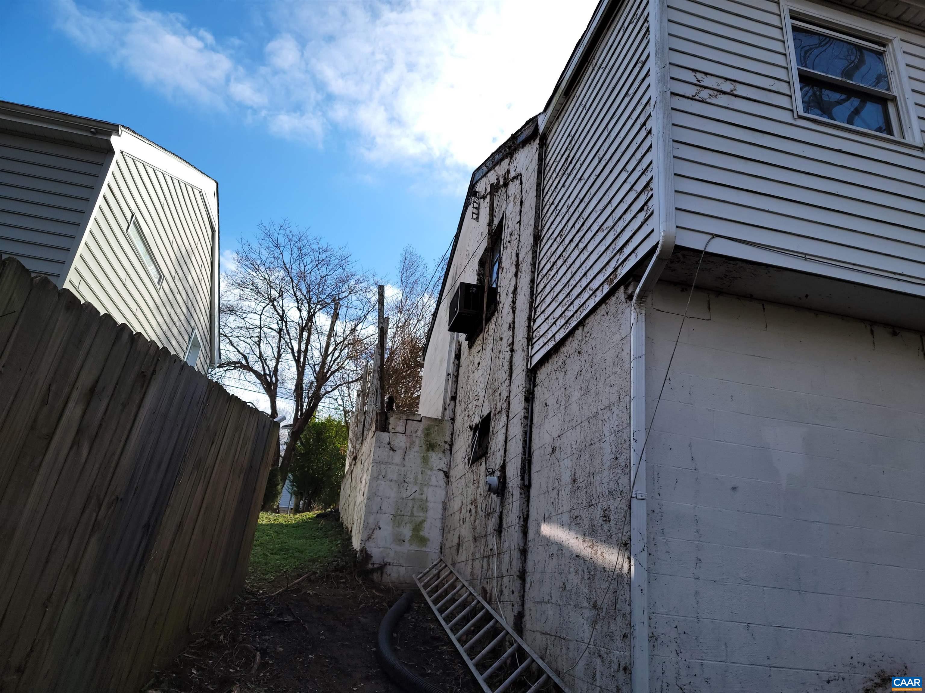805 RIDGE ST