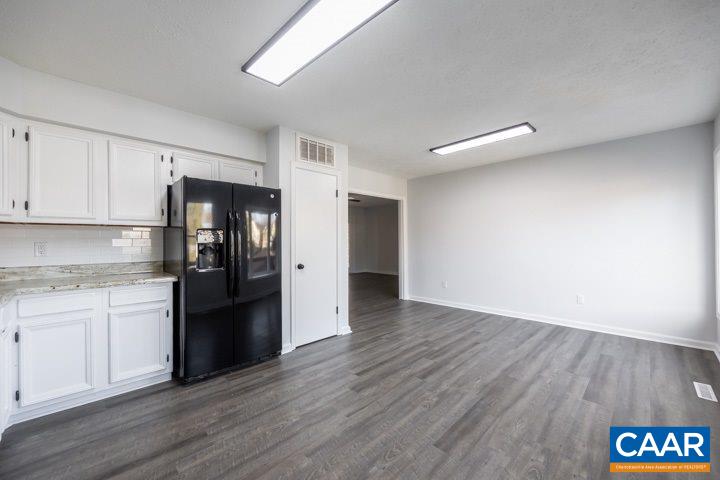 909 ELLIOTT AVE