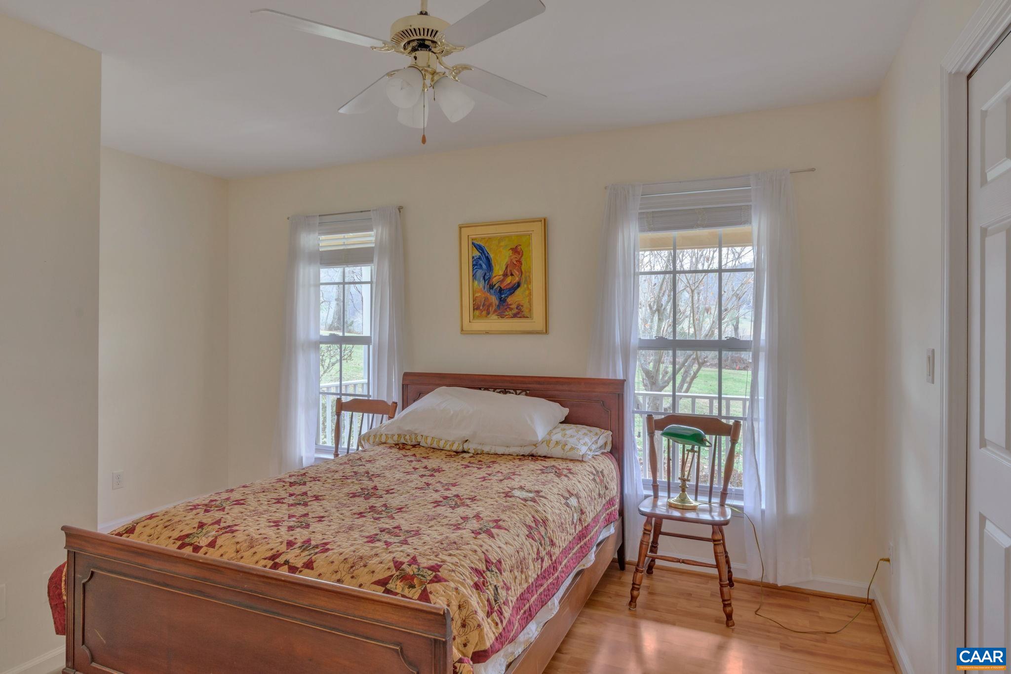 965 HAMMOCKS GAP RD