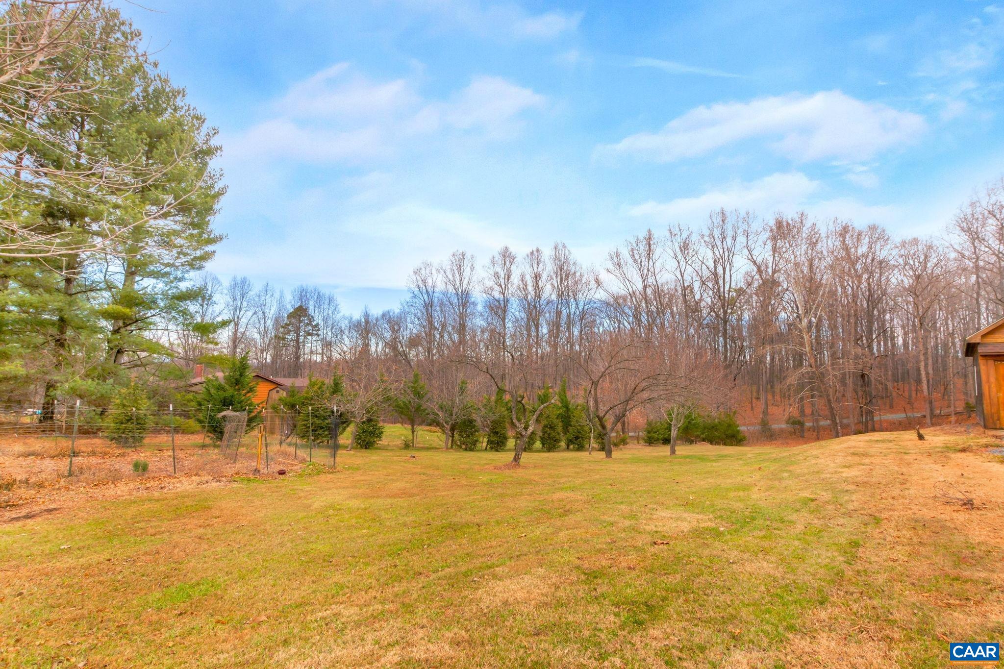 965 HAMMOCKS GAP RD