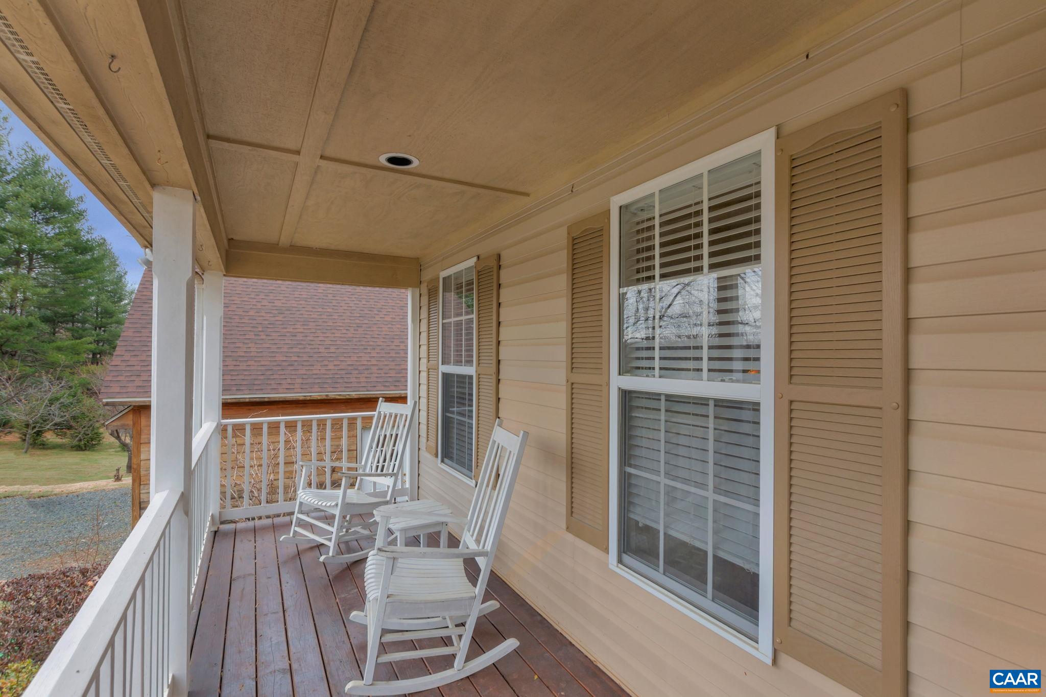 965 HAMMOCKS GAP RD