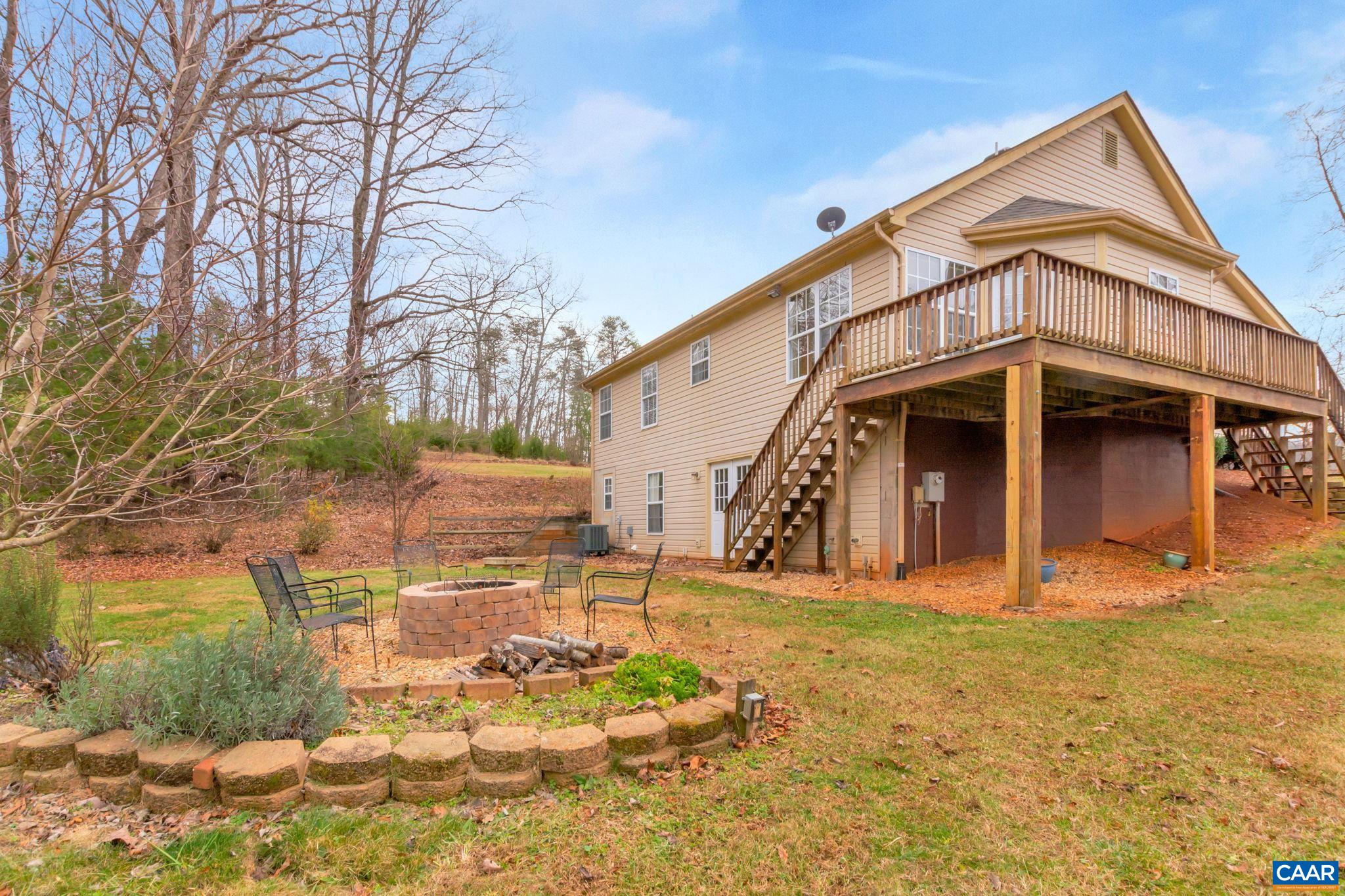 965 HAMMOCKS GAP RD