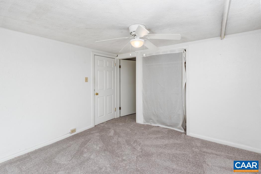 412 MOSELEY DR
