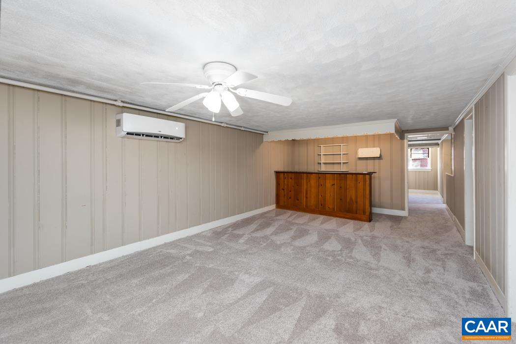 412 MOSELEY DR