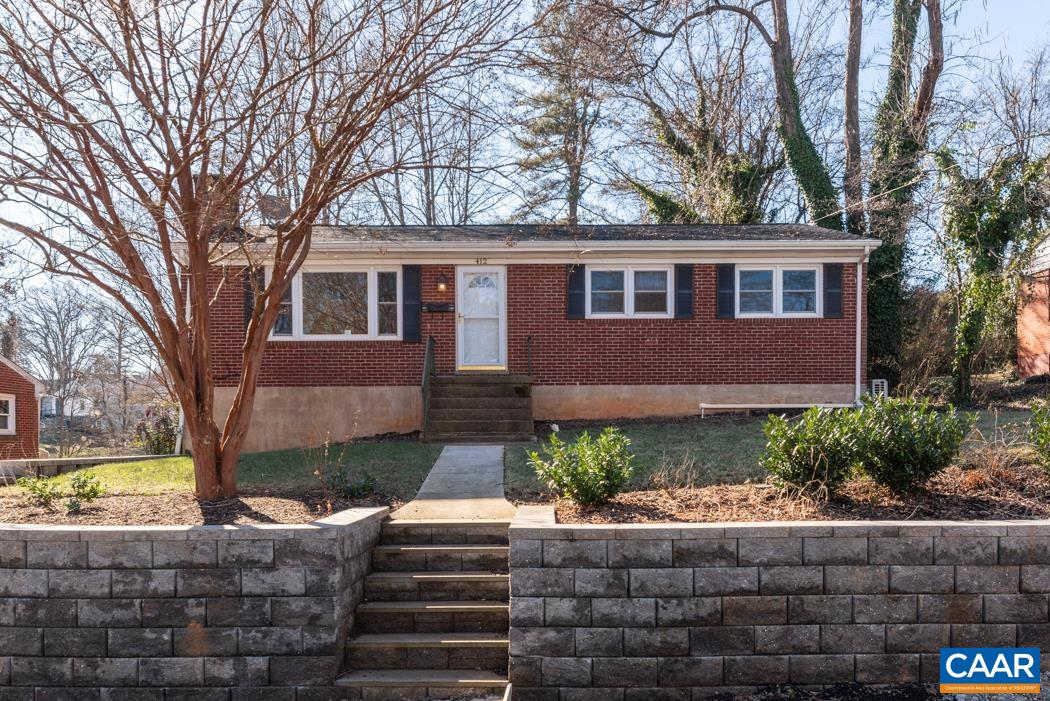 412 MOSELEY DR