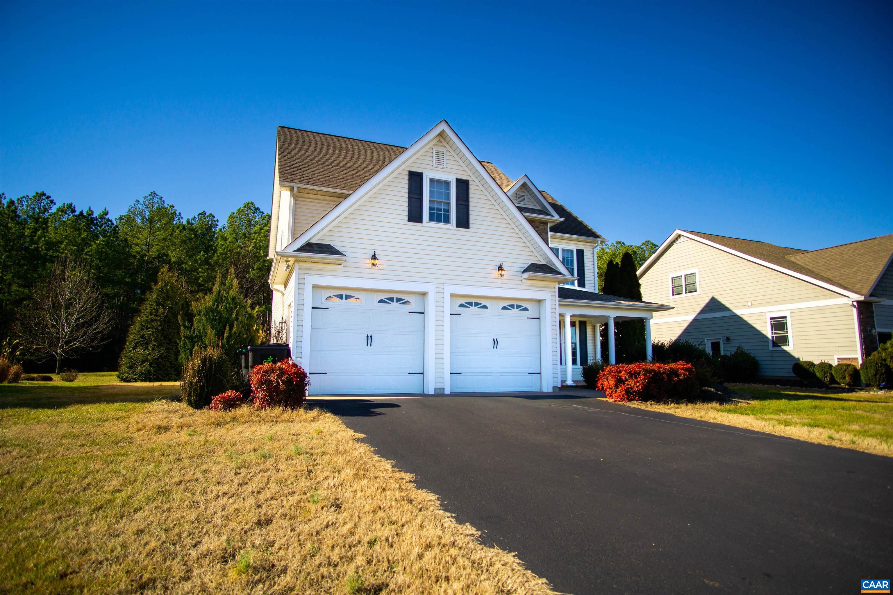 244 GLEN CIR