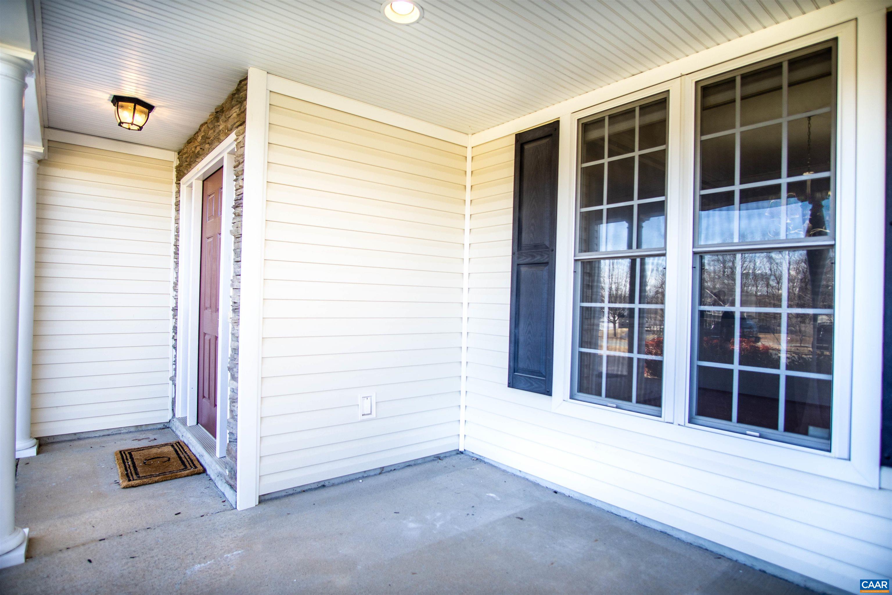 244 GLEN CIR