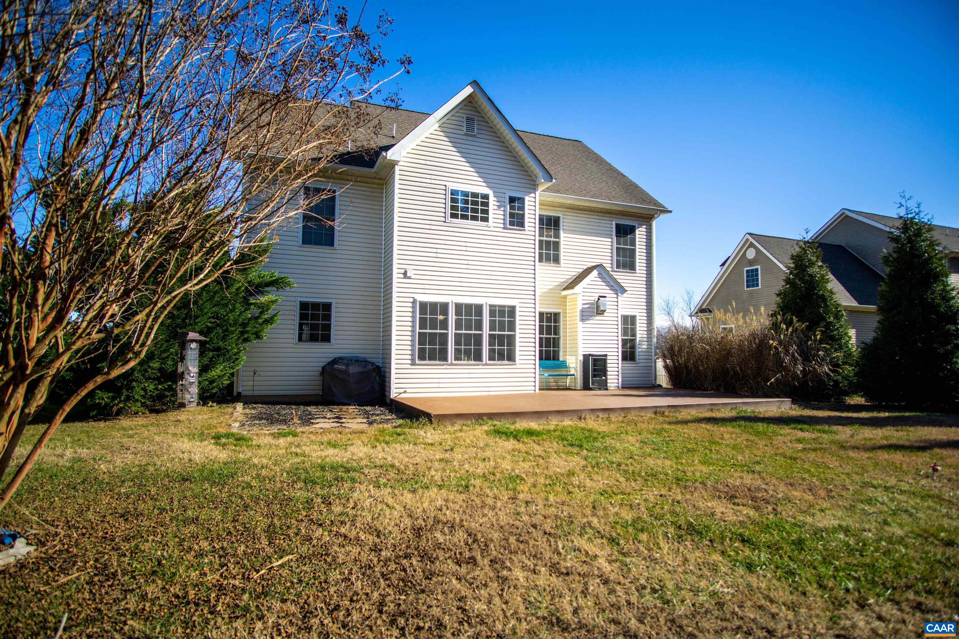 244 GLEN CIR