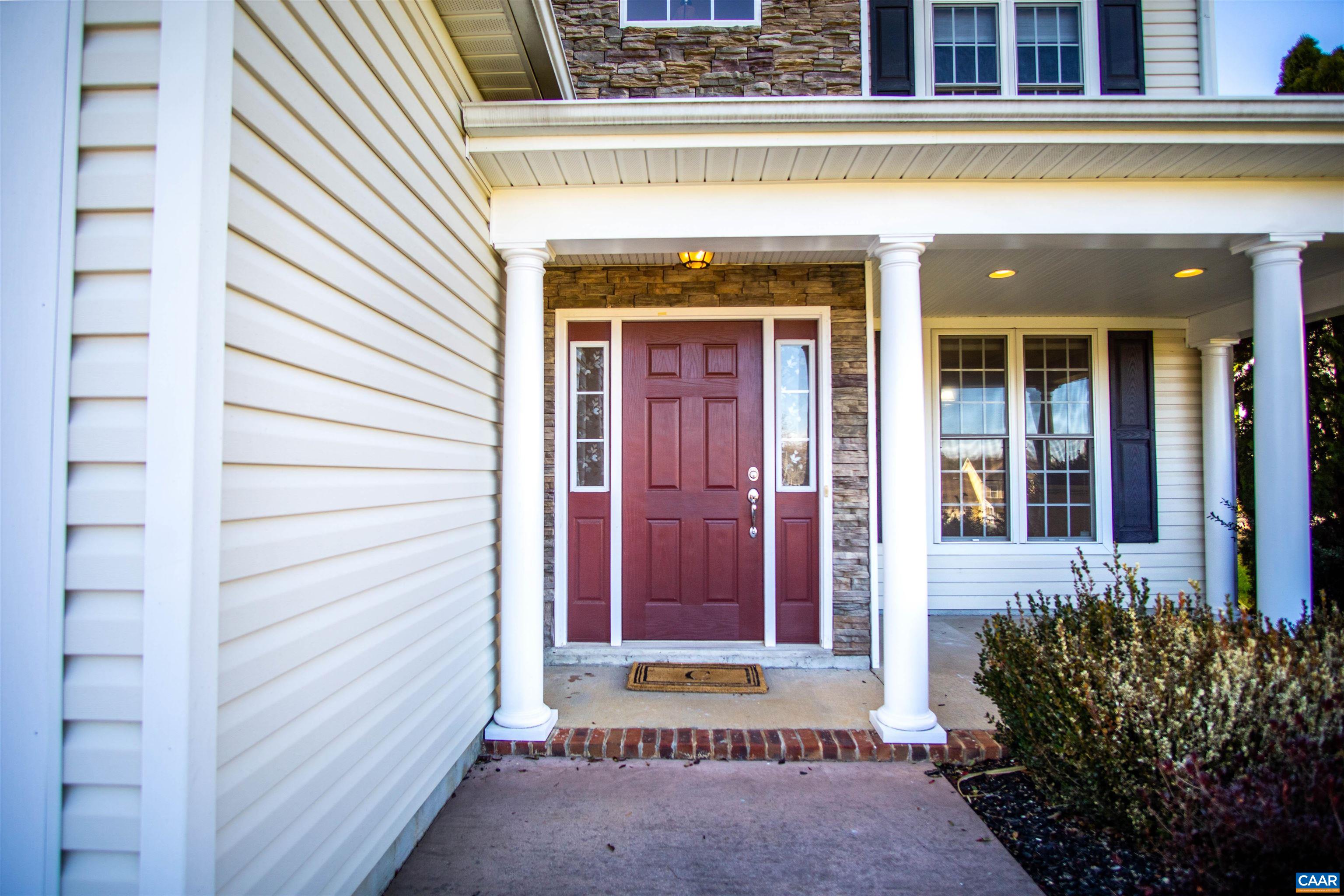 244 GLEN CIR