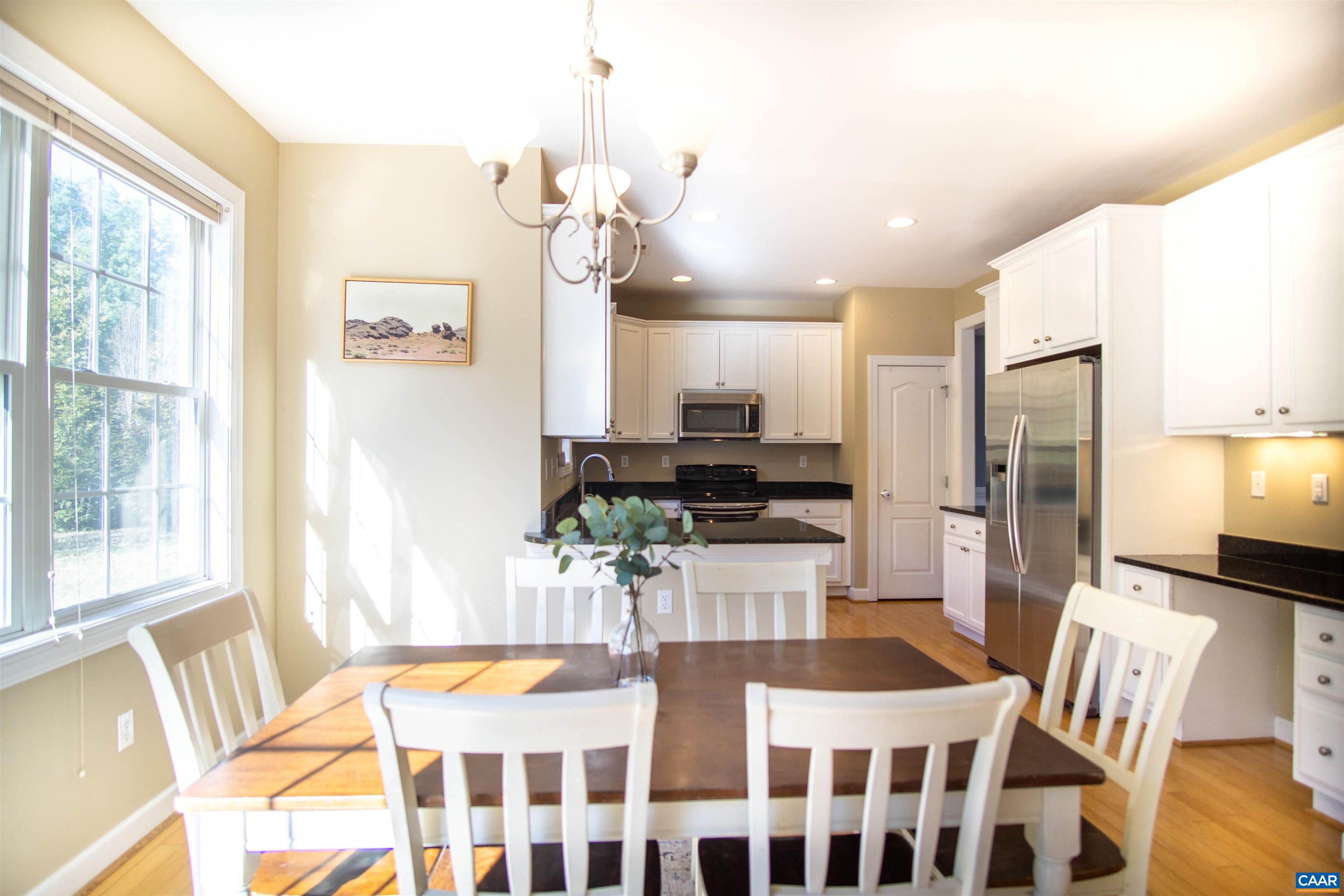244 GLEN CIR