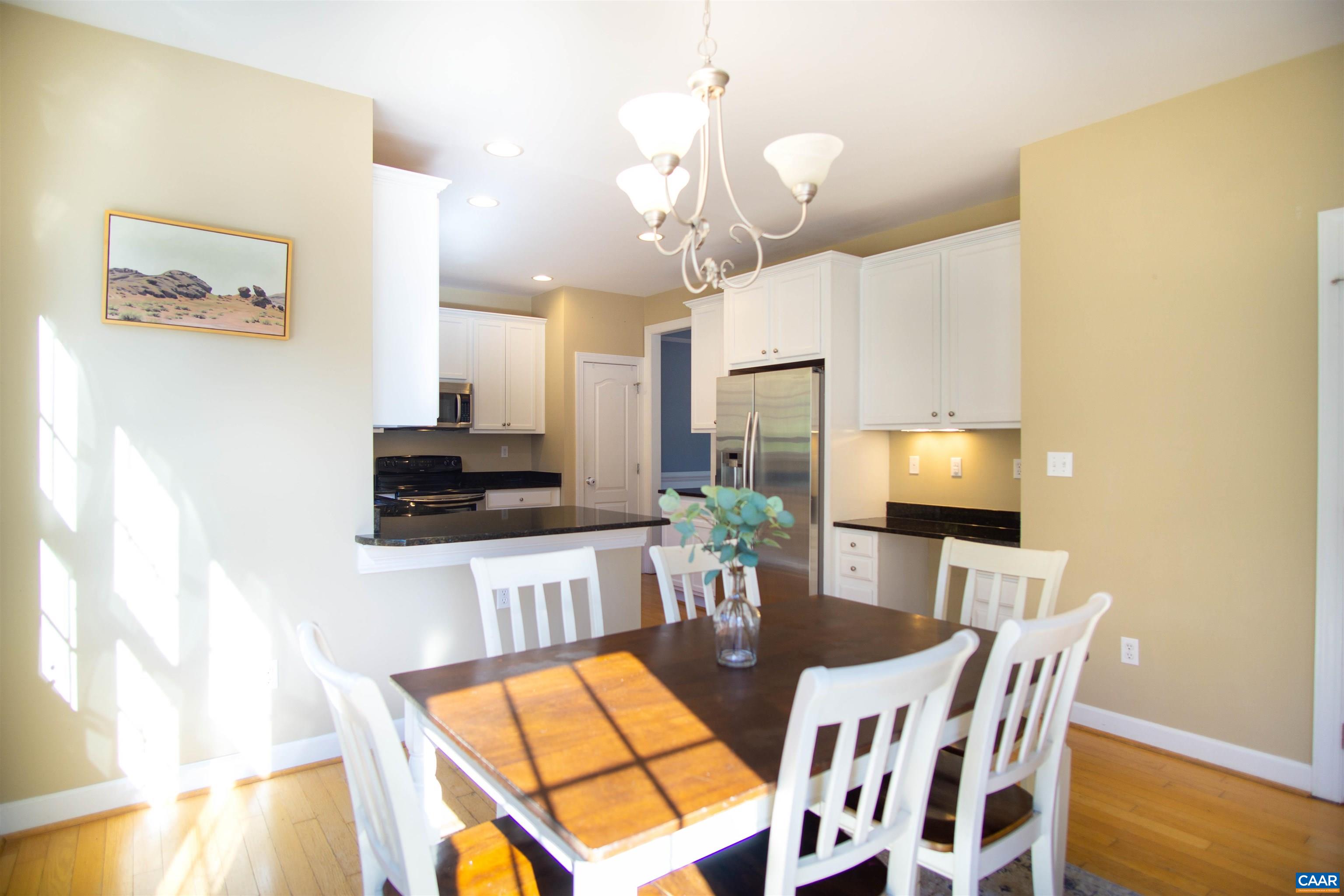 244 GLEN CIR