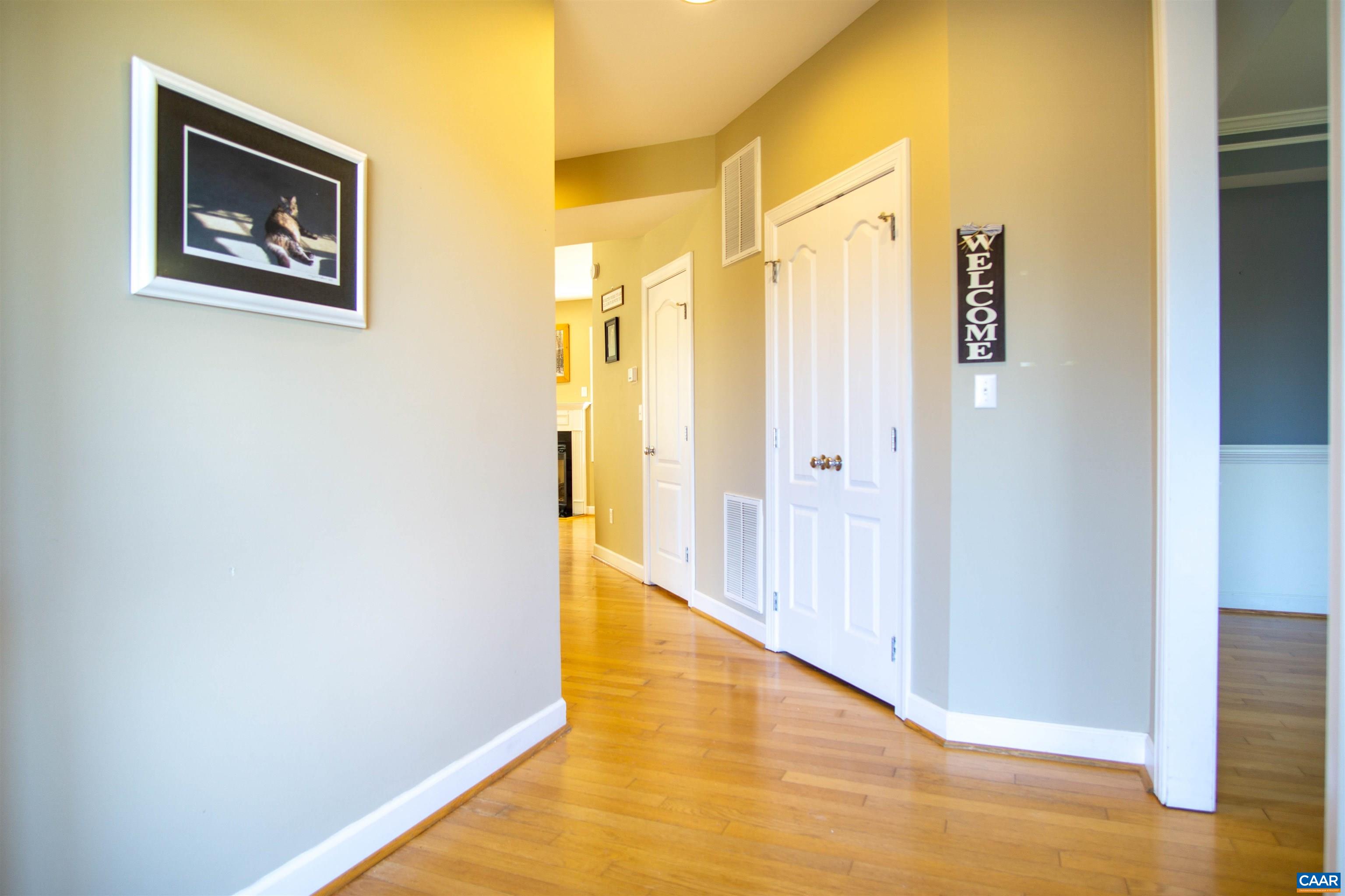 244 GLEN CIR