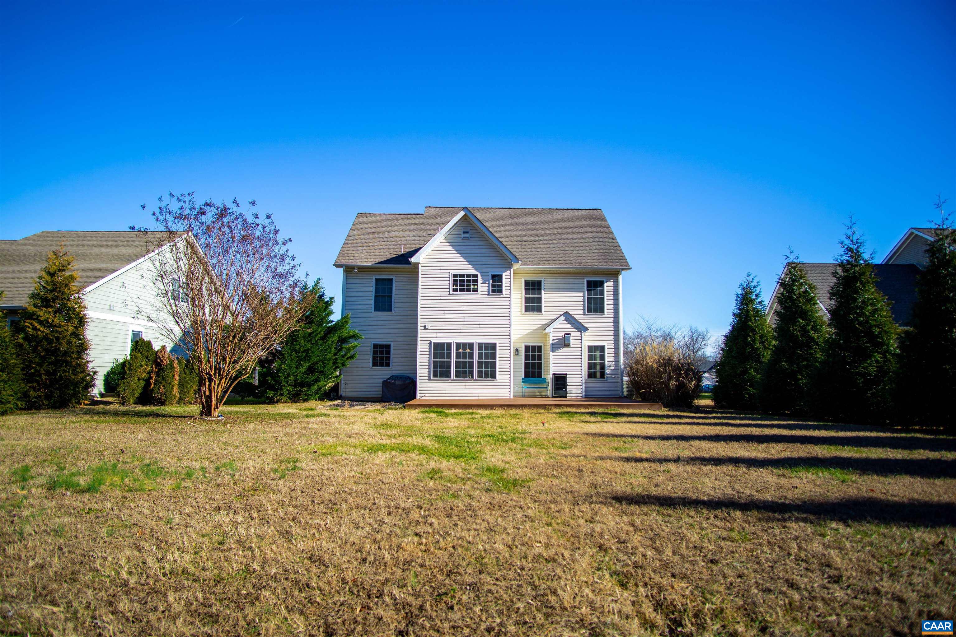 244 GLEN CIR