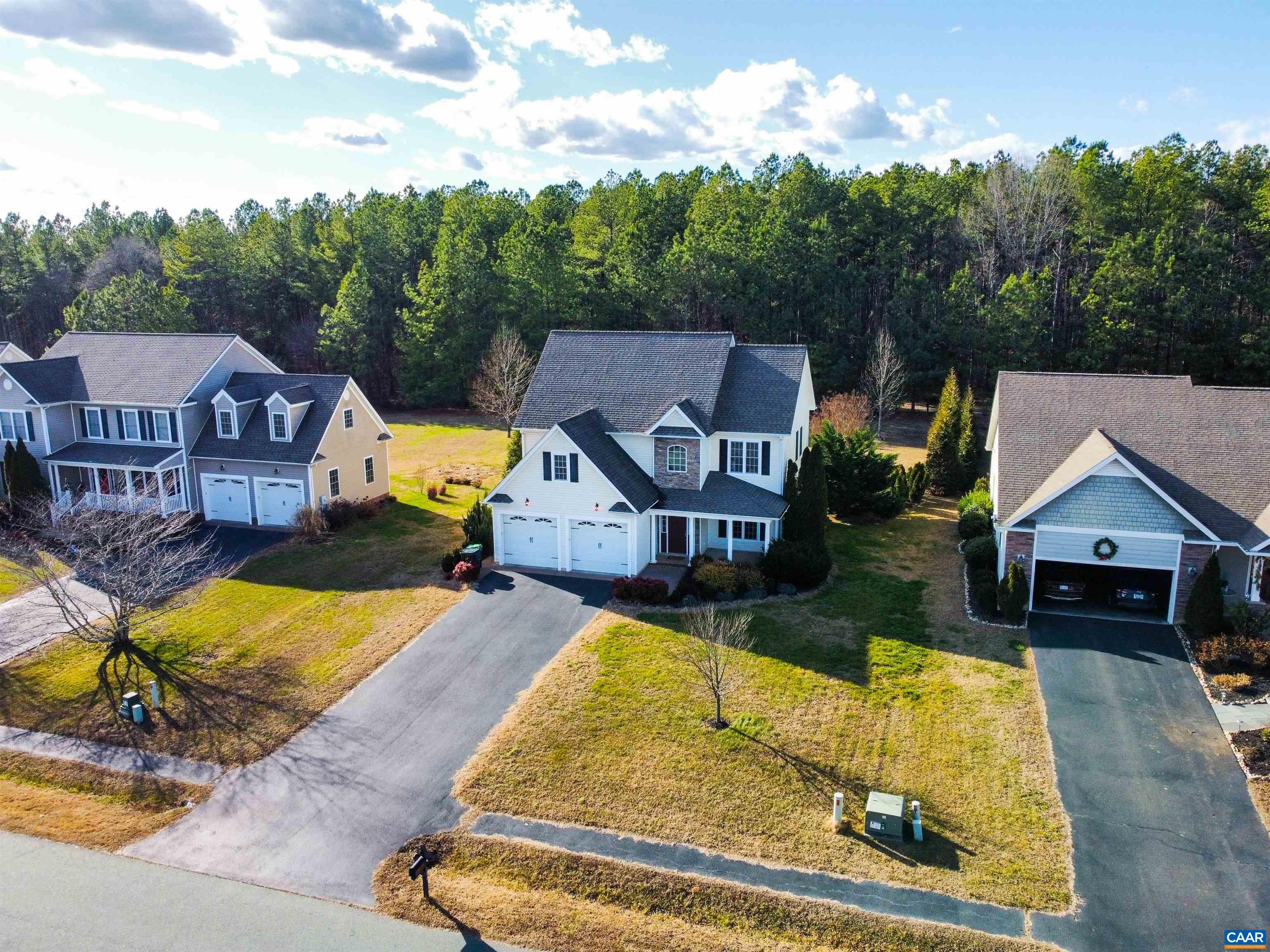 244 GLEN CIR