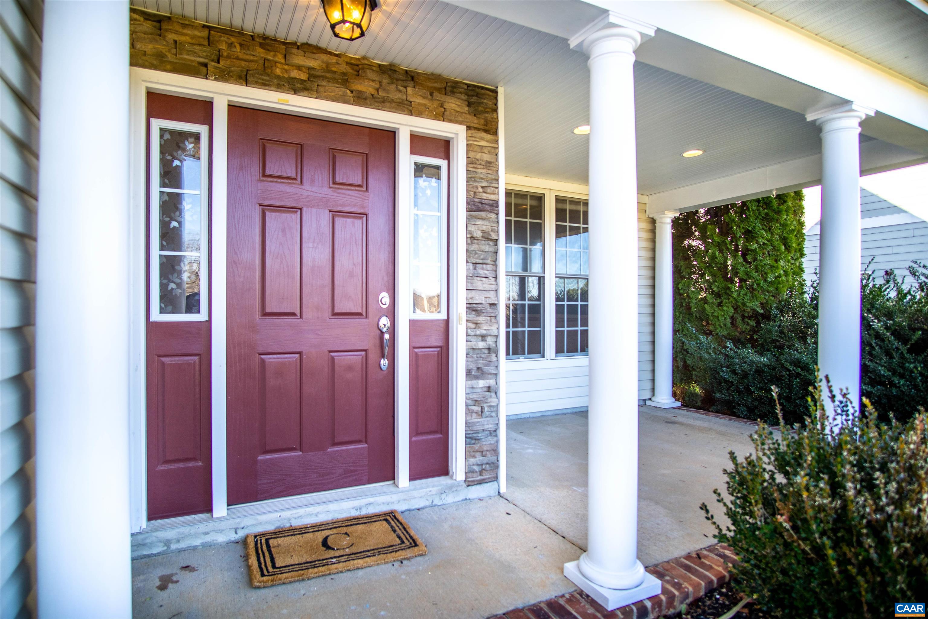 244 GLEN CIR