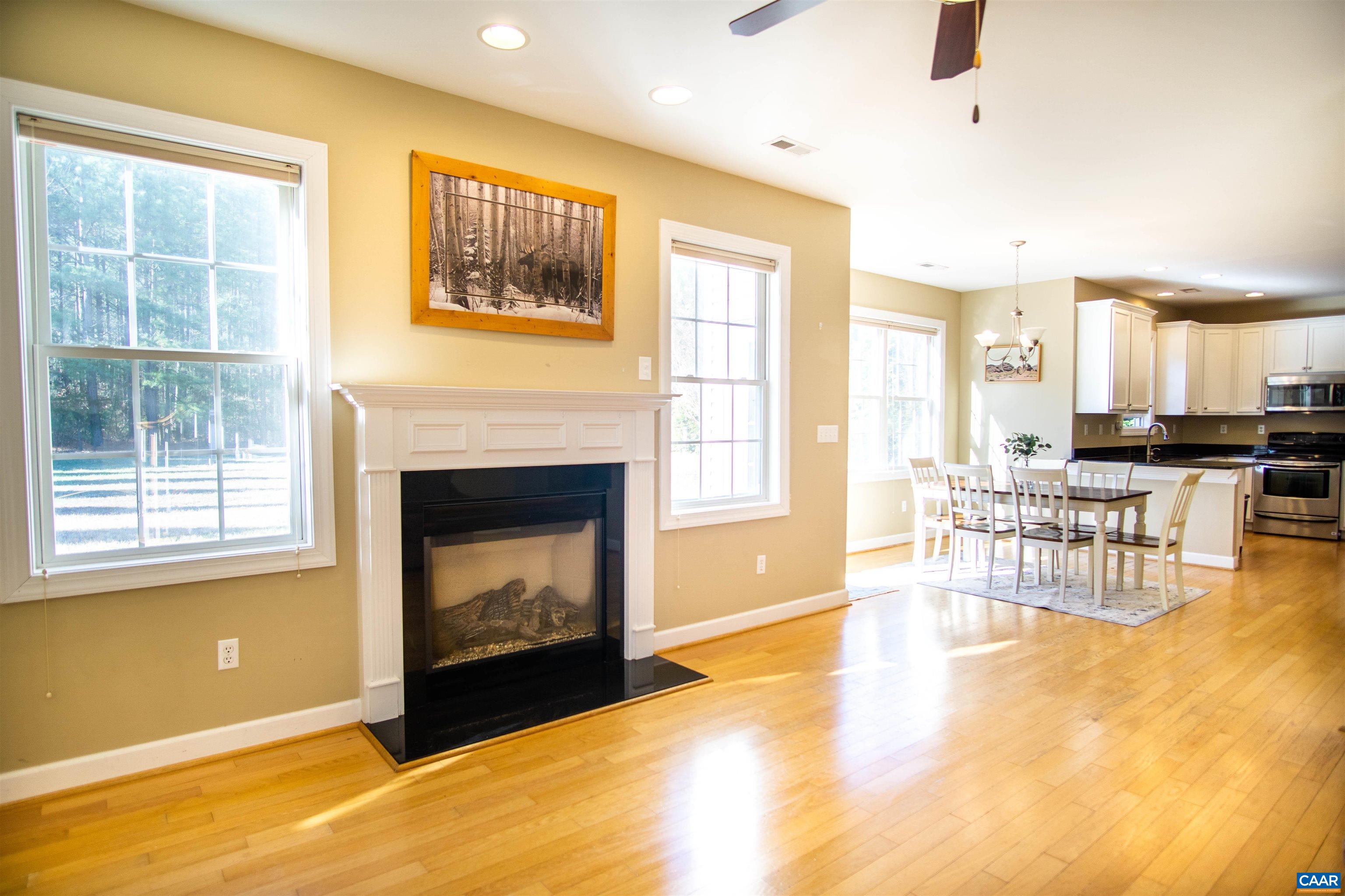 244 GLEN CIR