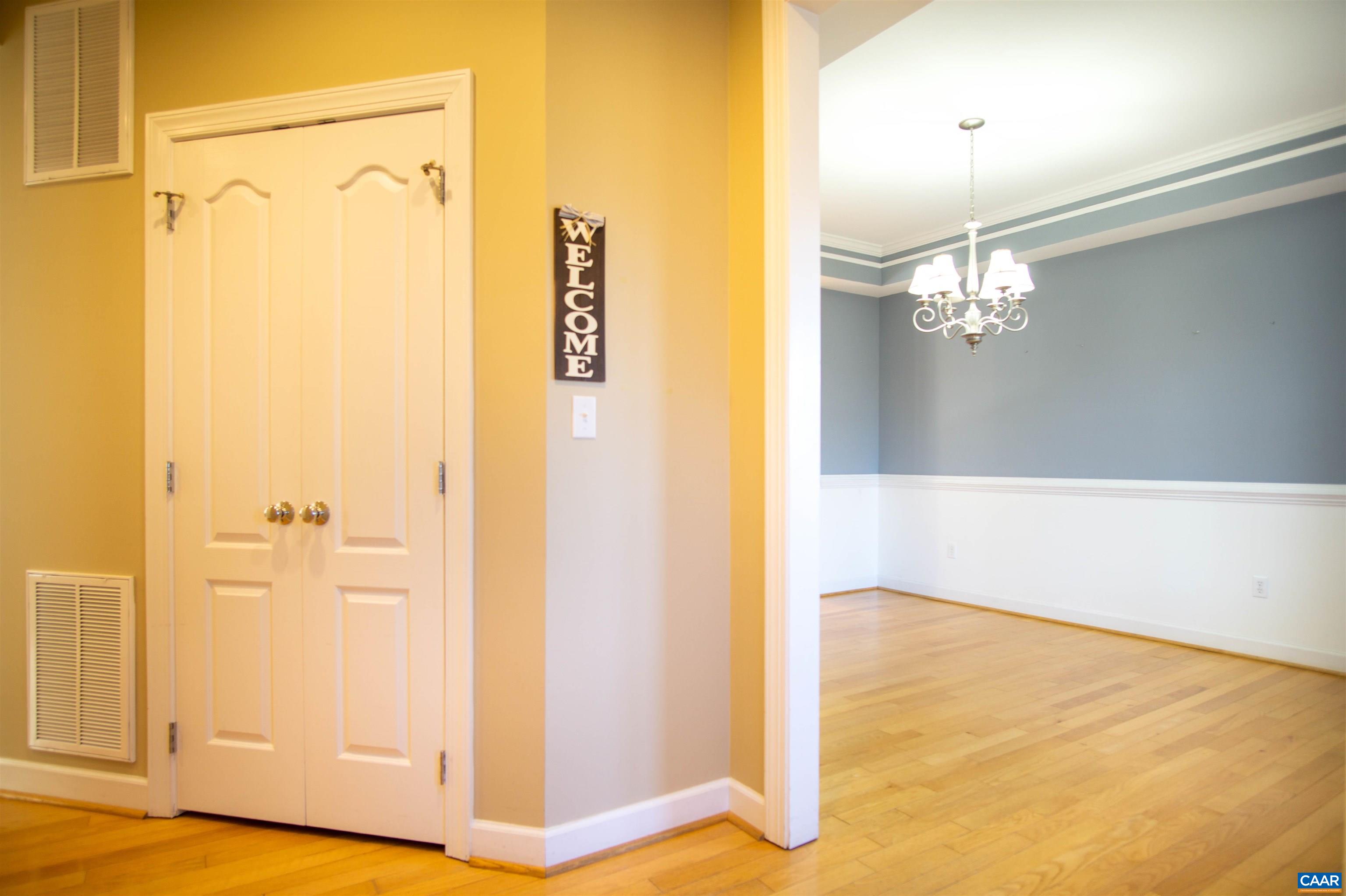 244 GLEN CIR