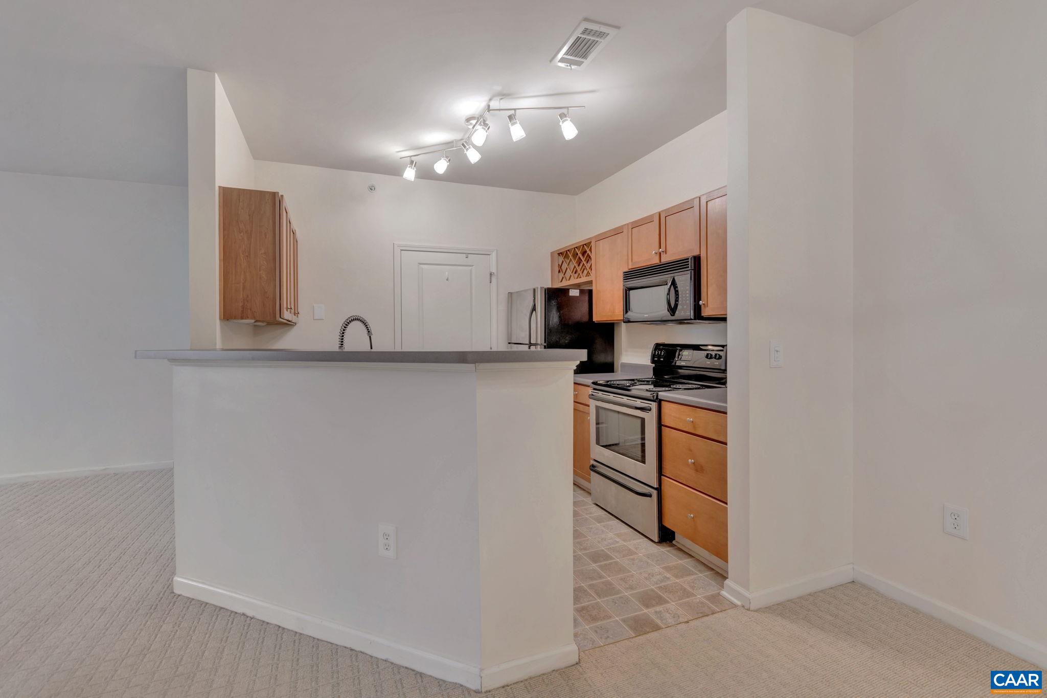 730 WALKER SQ Unit: 2D