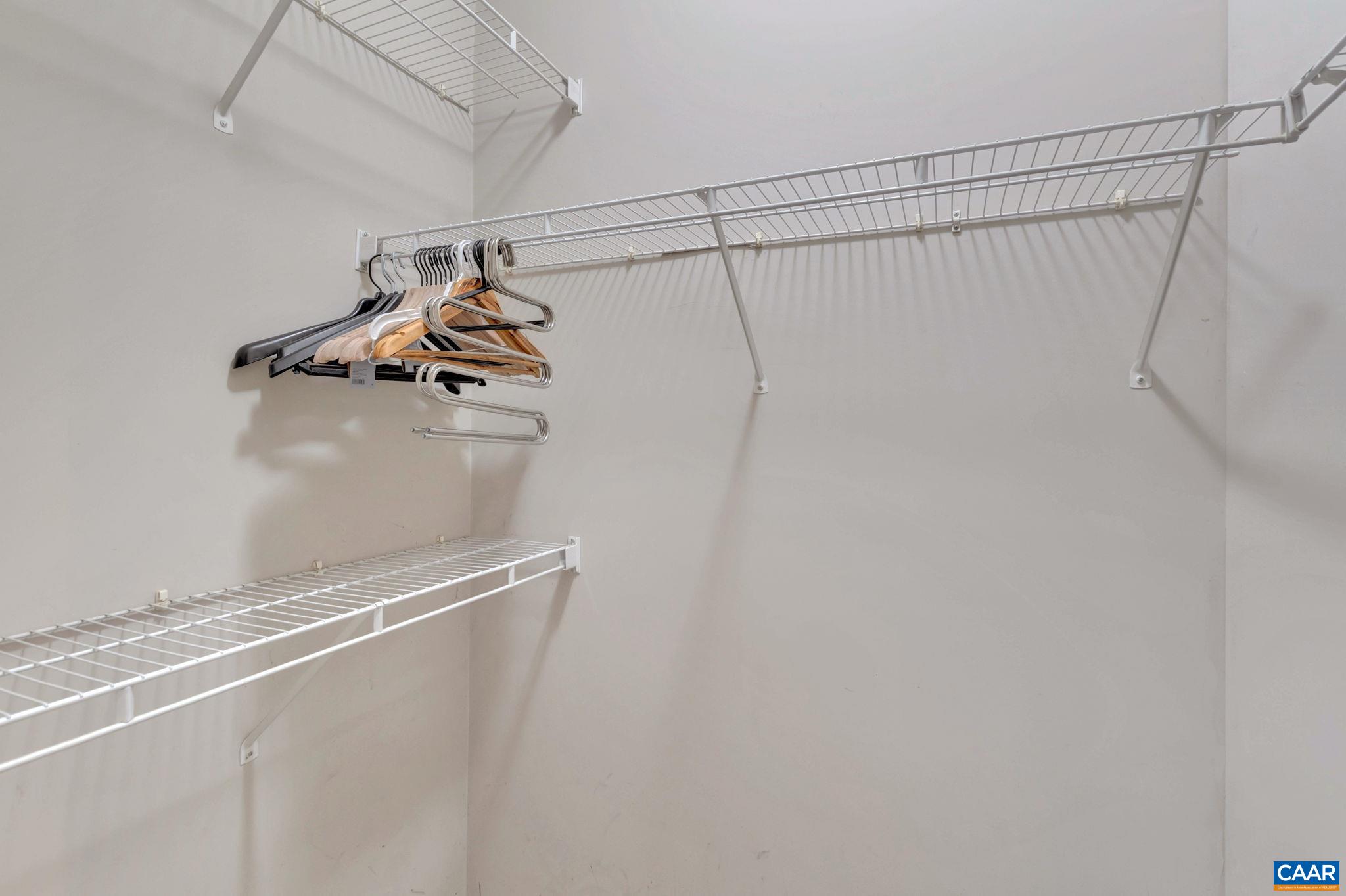 730 WALKER SQ Unit: 2D