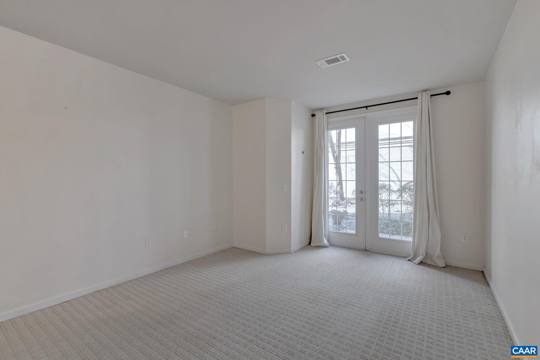 730 WALKER SQ Unit: 2D