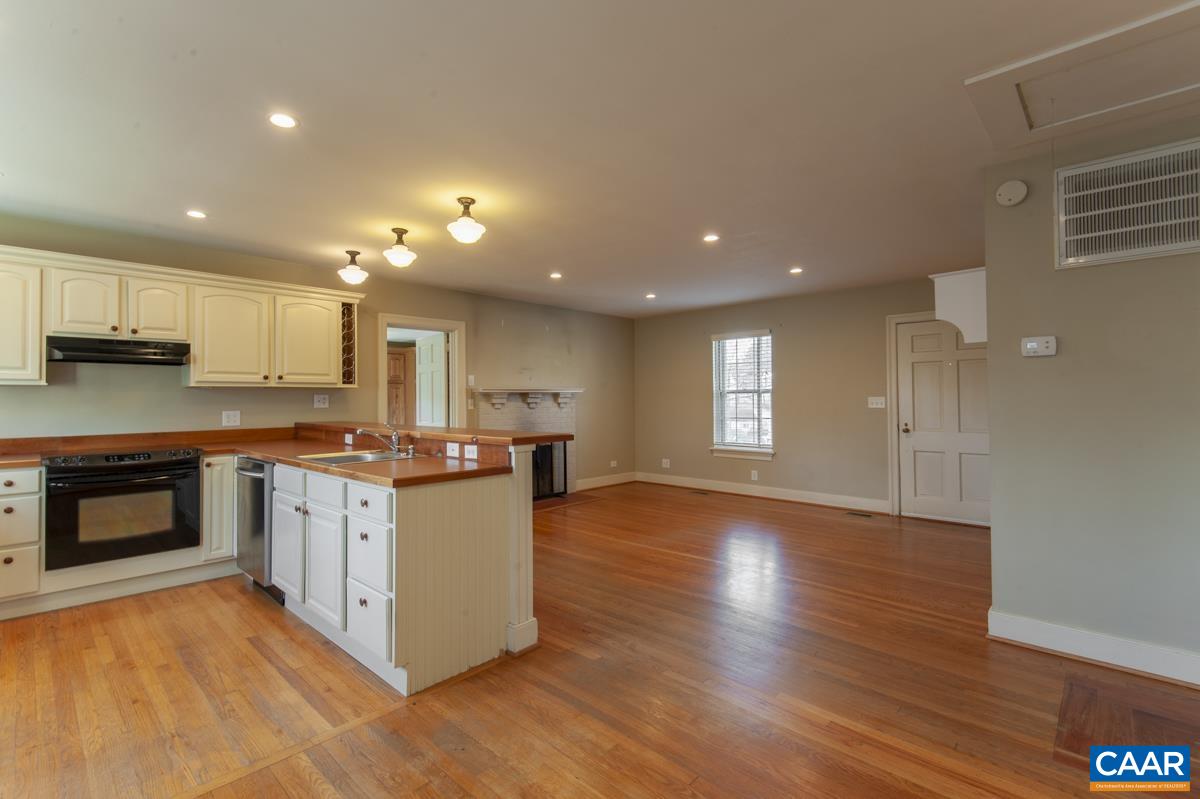 1412 CHERRY AVE