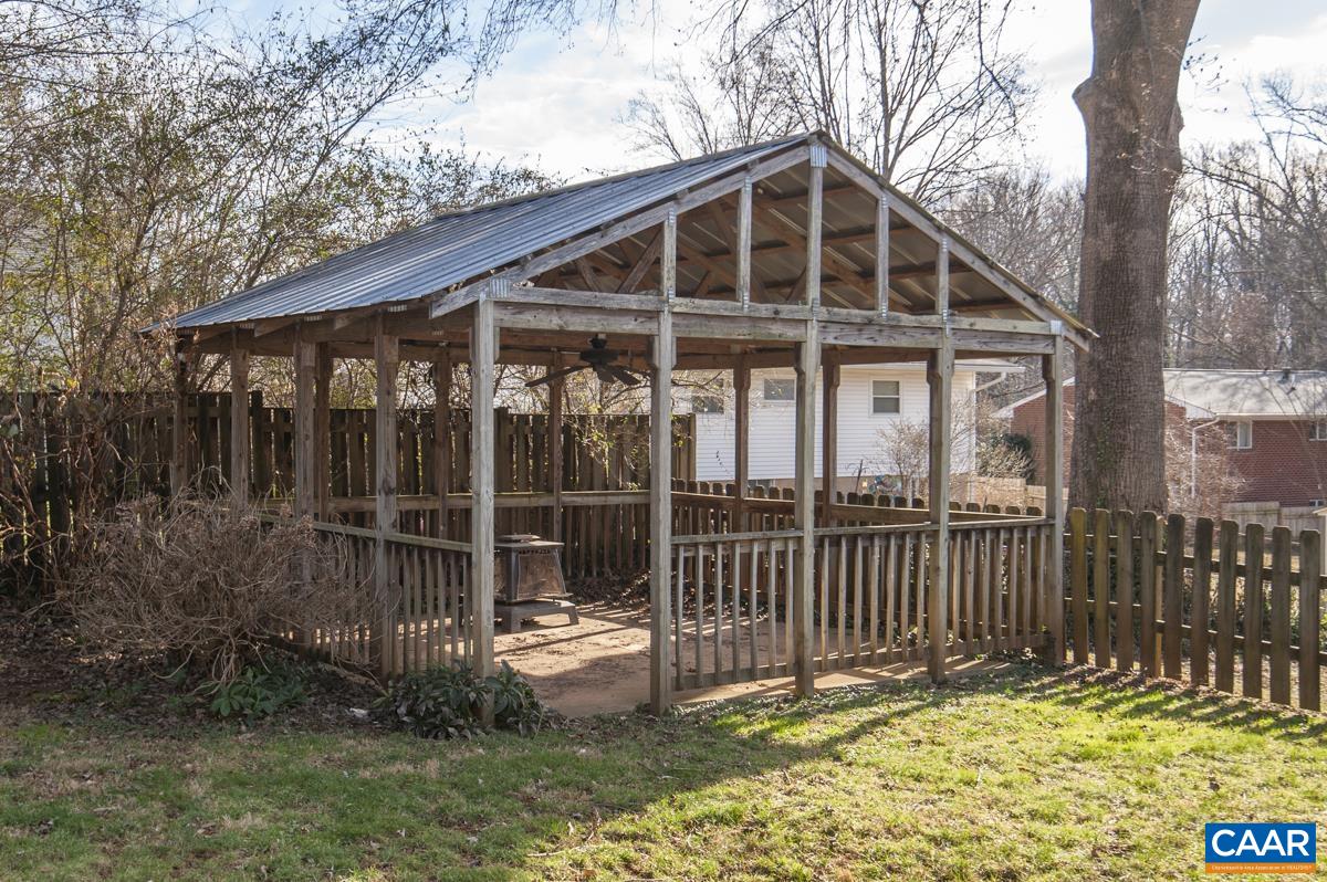 1412 CHERRY AVE