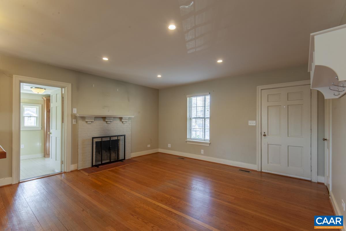 1412 CHERRY AVE
