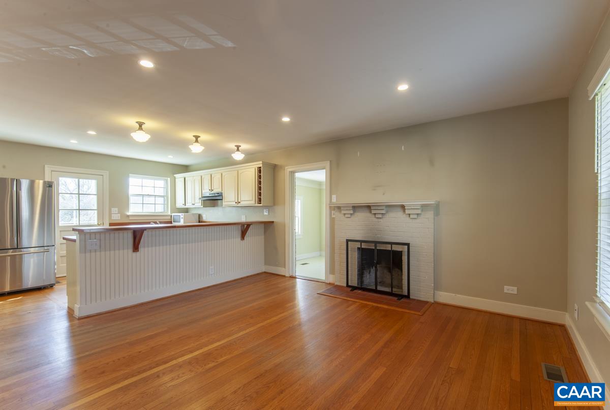 1412 CHERRY AVE
