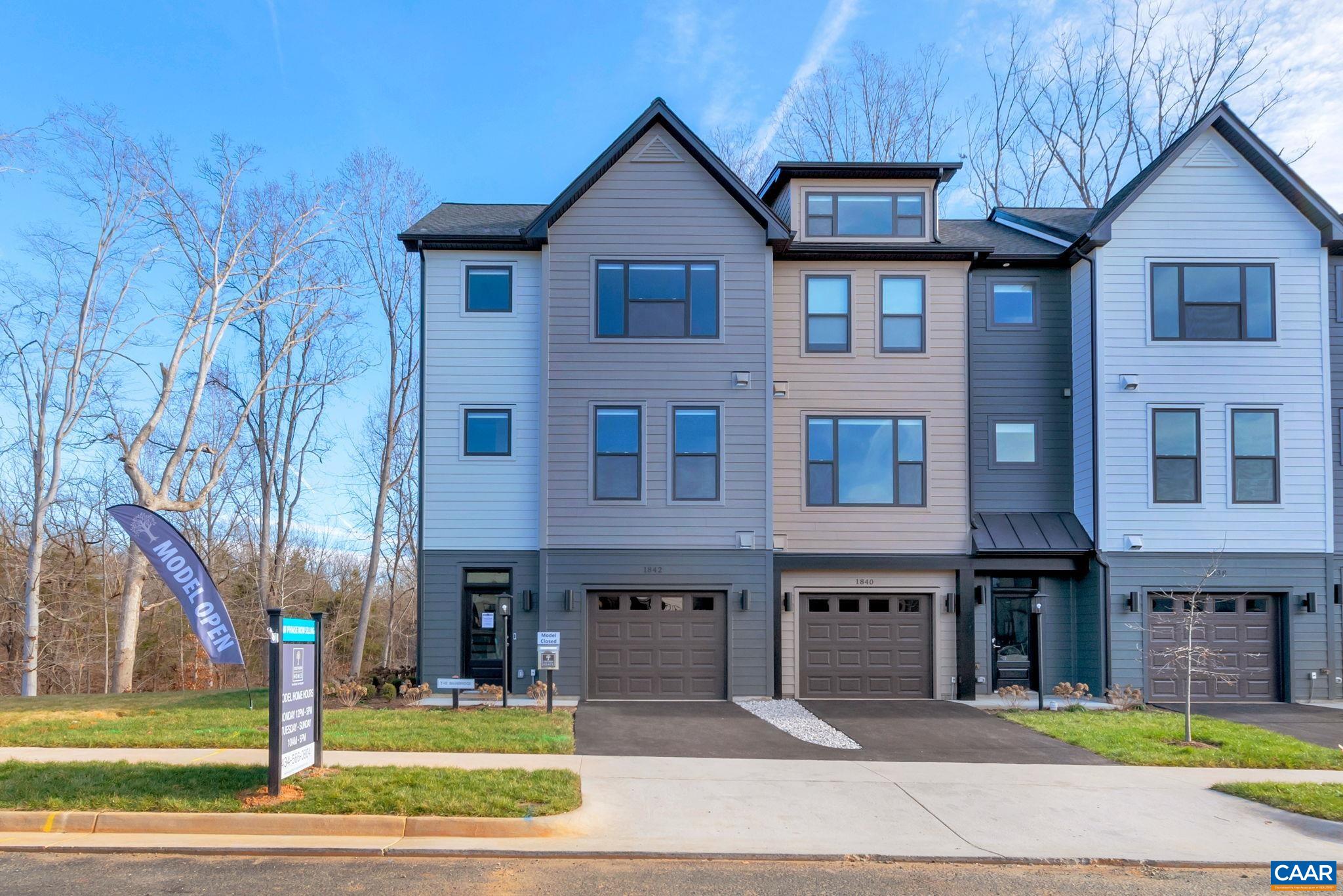 1826 FOWLER CIR