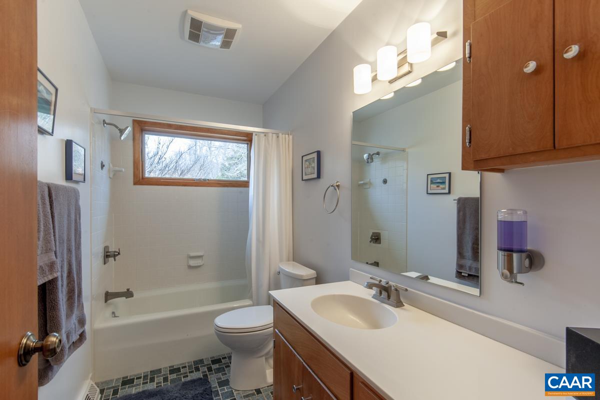397 RODES VALLEY DR