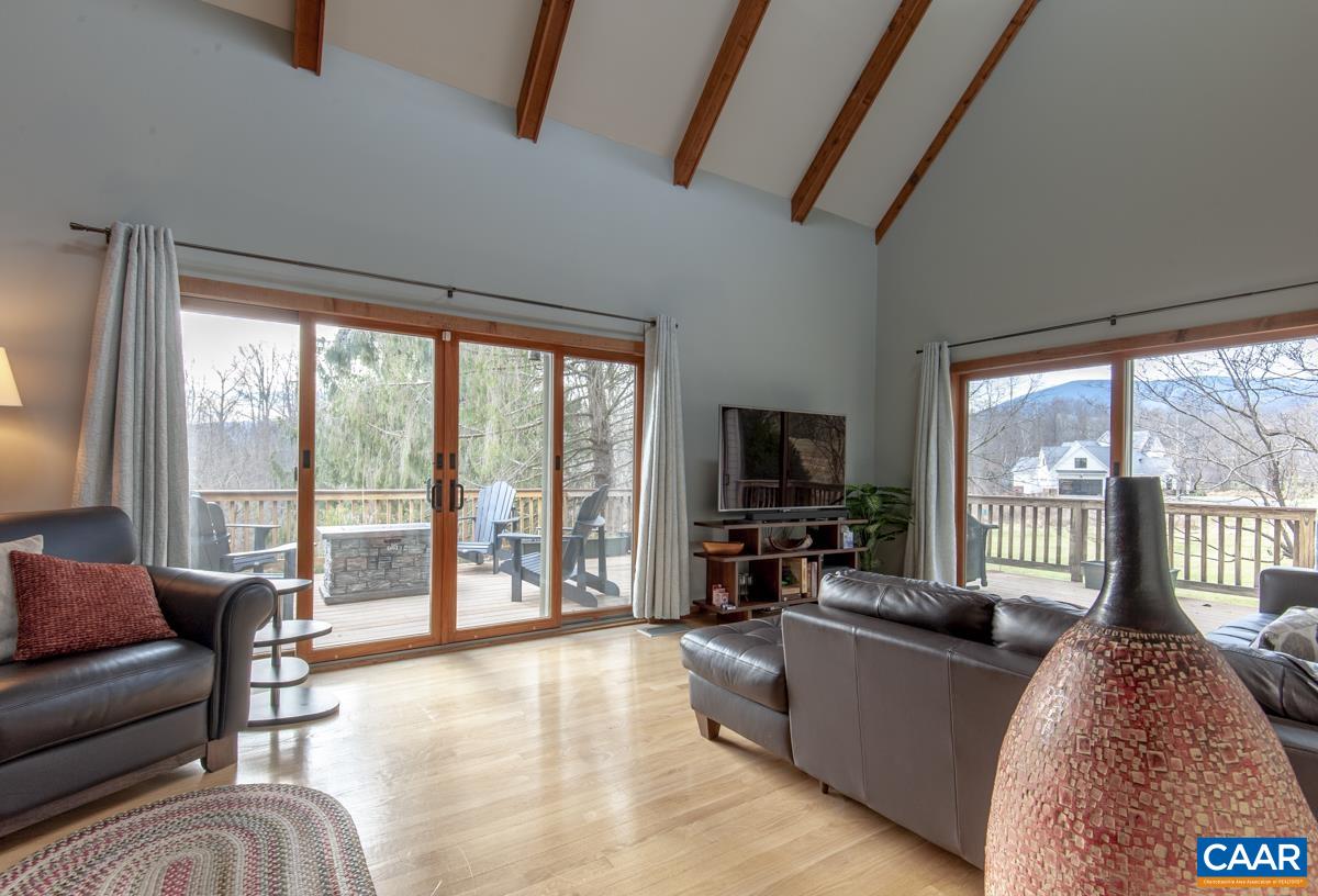 397 RODES VALLEY DR