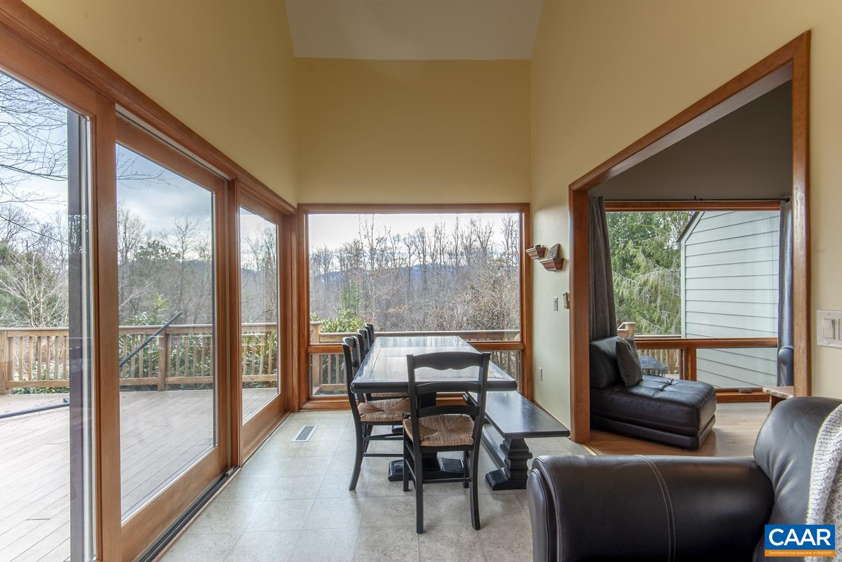 397 RODES VALLEY DR