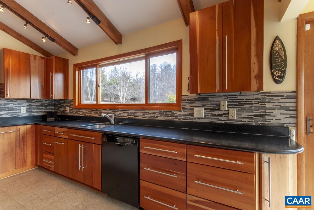 397 RODES VALLEY DR