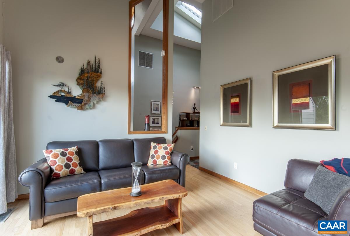 397 RODES VALLEY DR