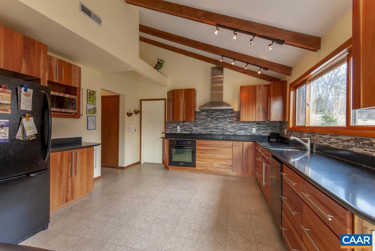 397 RODES VALLEY DR