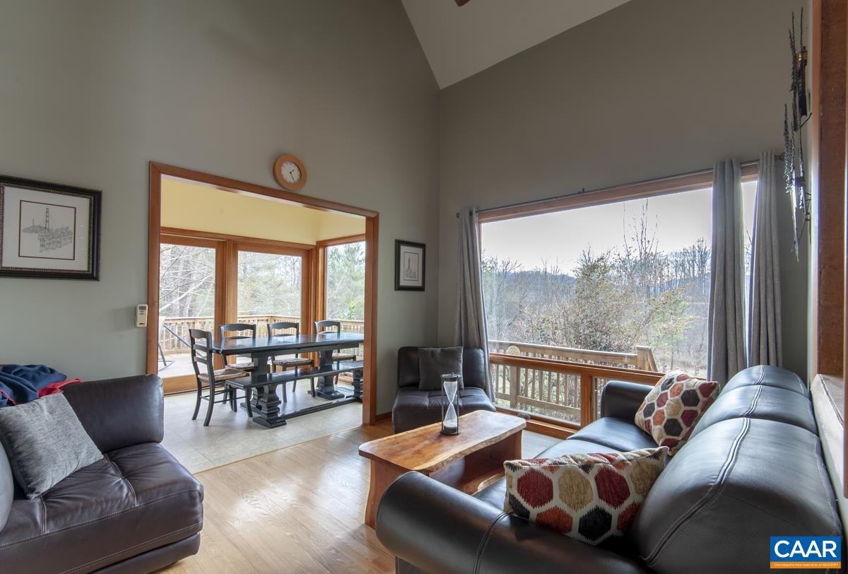 397 RODES VALLEY DR