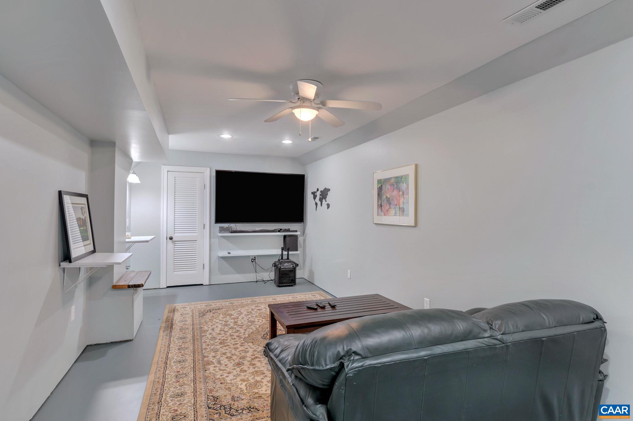 95 IRONHOUND CT