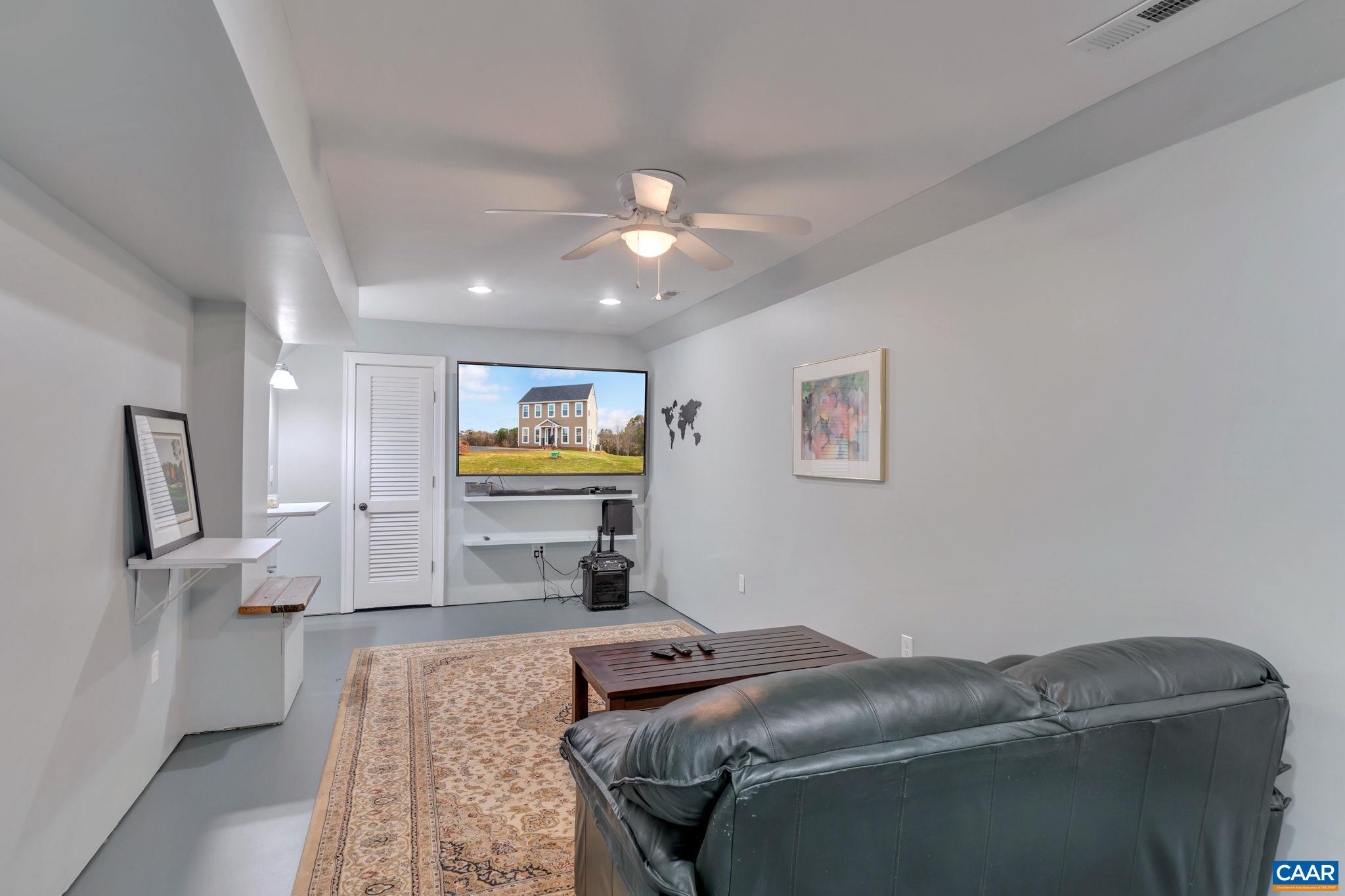 95 IRONHOUND CT