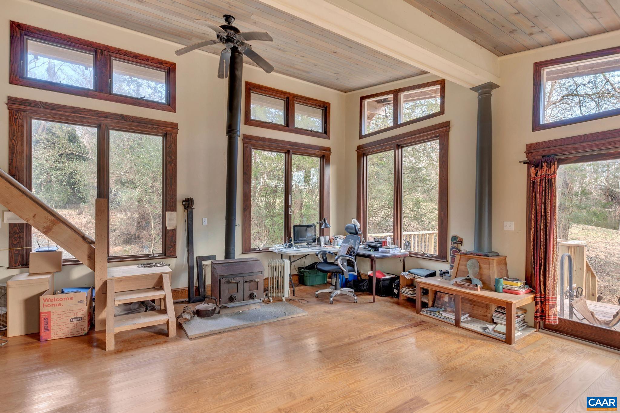 2761 JAMES RIVER RD