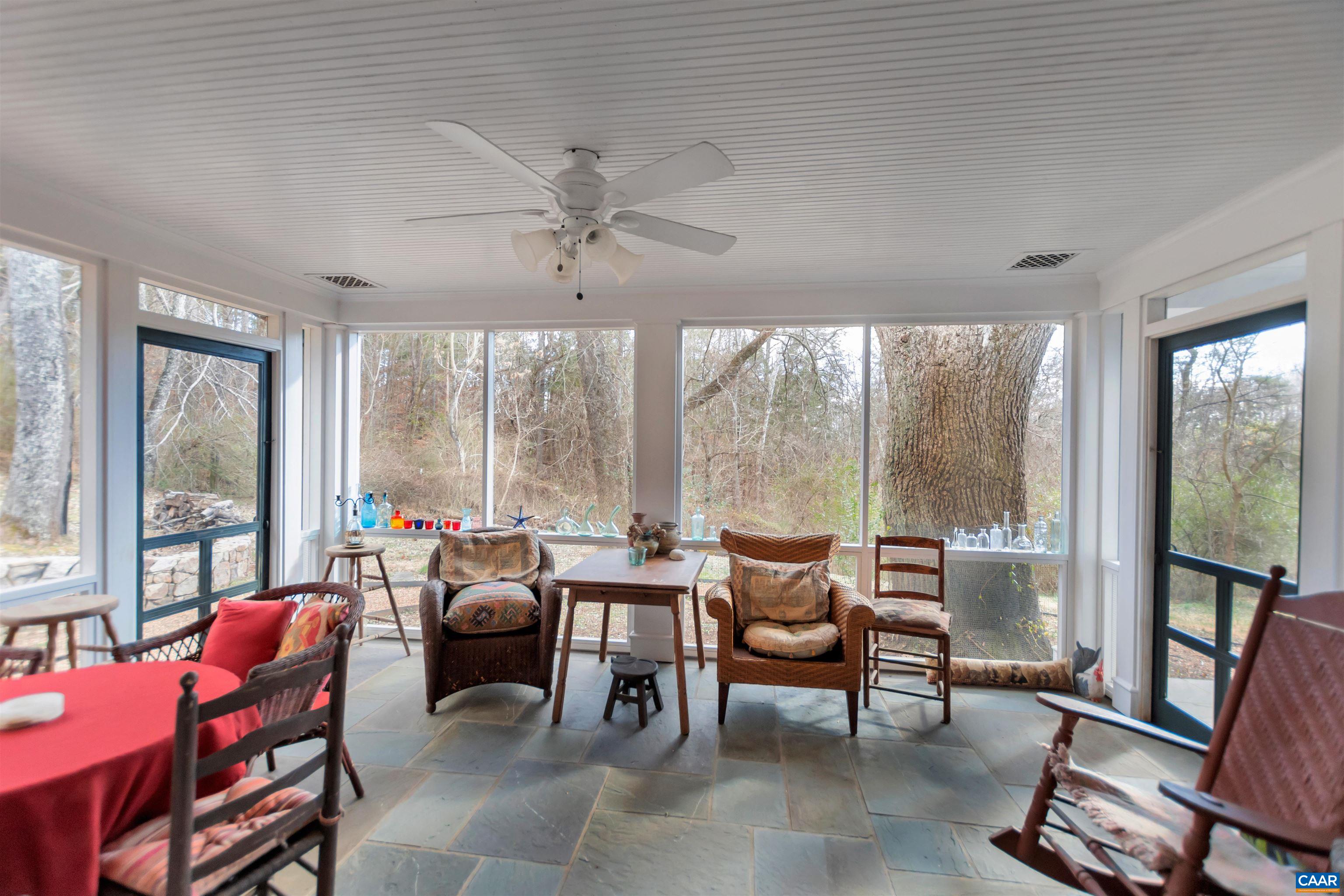 2761 JAMES RIVER RD