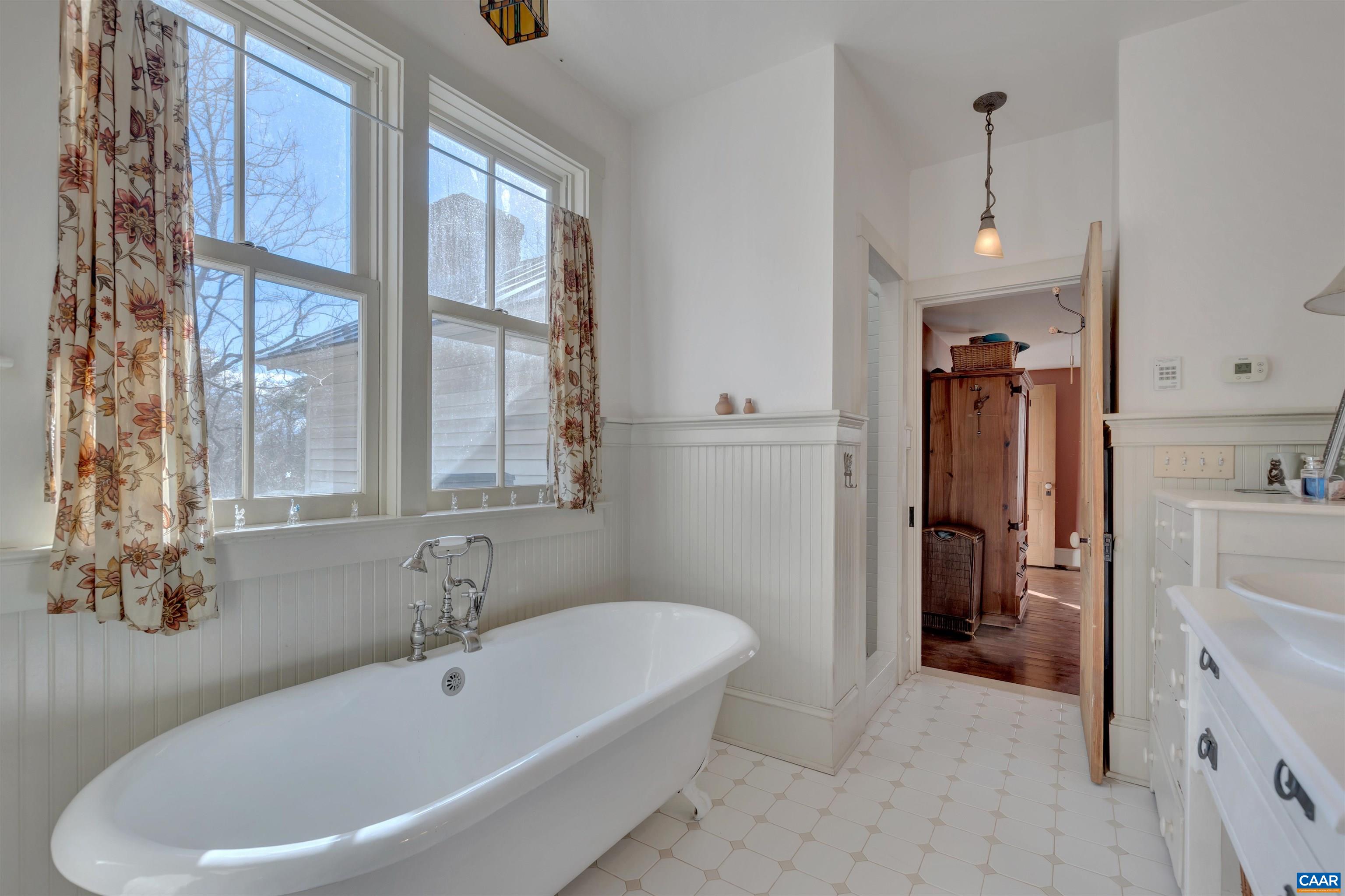 2761 JAMES RIVER RD