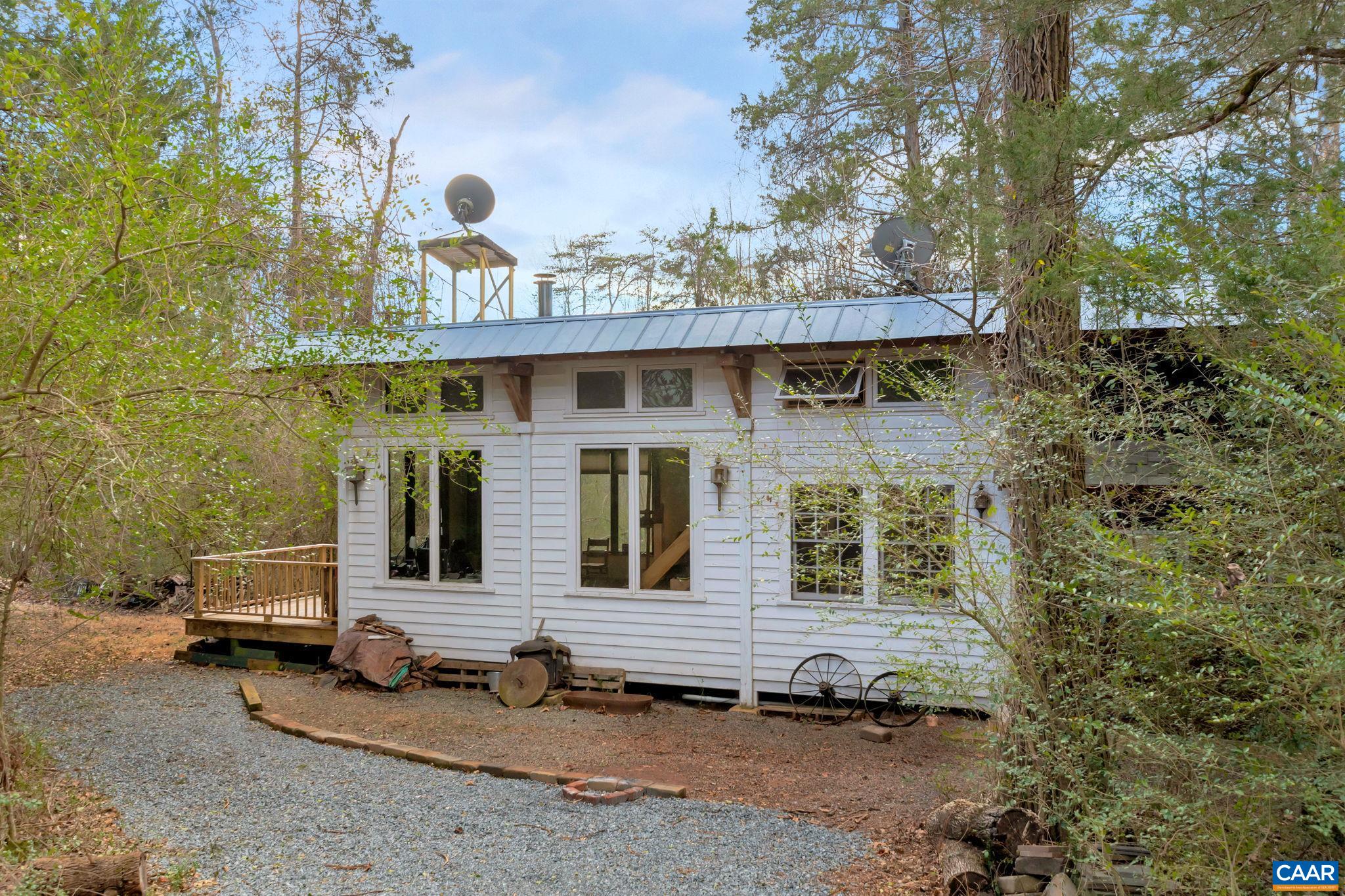 2761 JAMES RIVER RD
