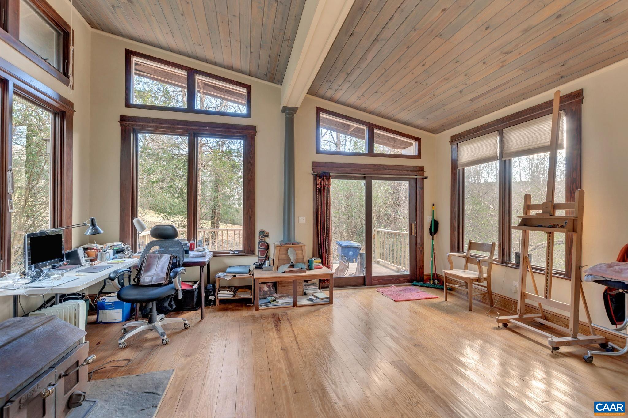 2761 JAMES RIVER RD