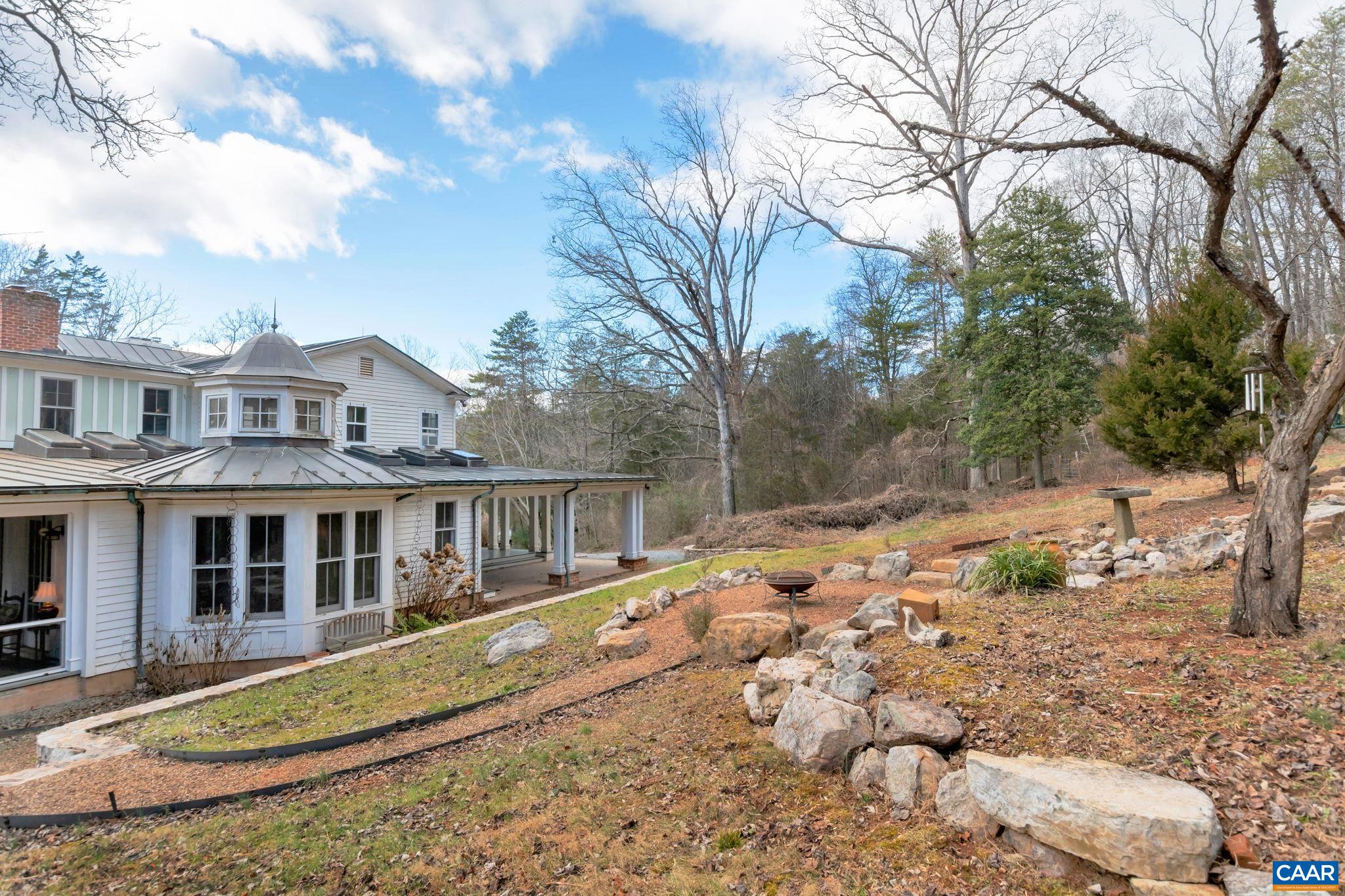 2761 JAMES RIVER RD