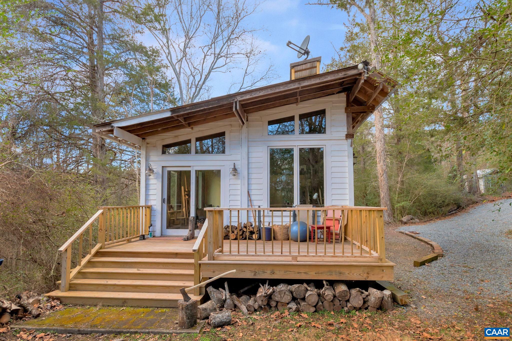 2761 JAMES RIVER RD