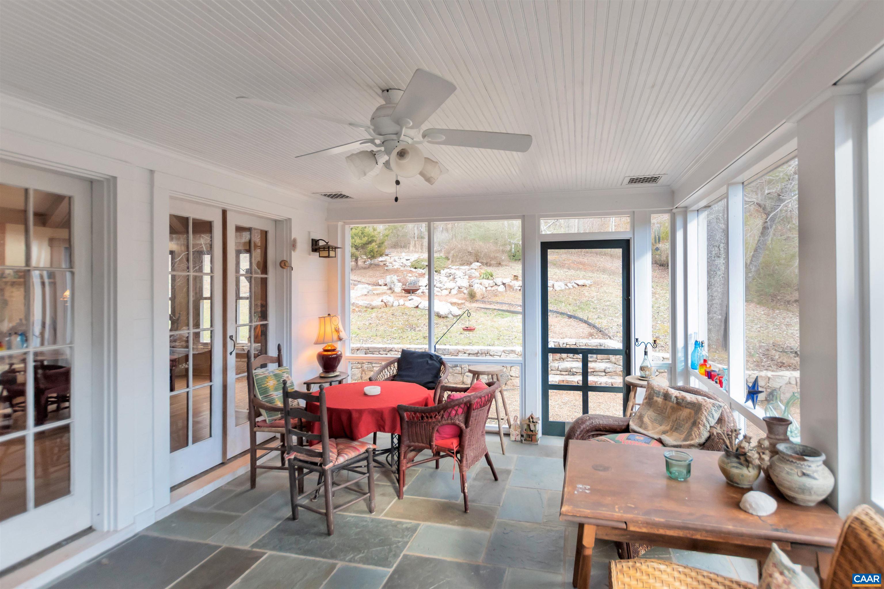 2761 JAMES RIVER RD